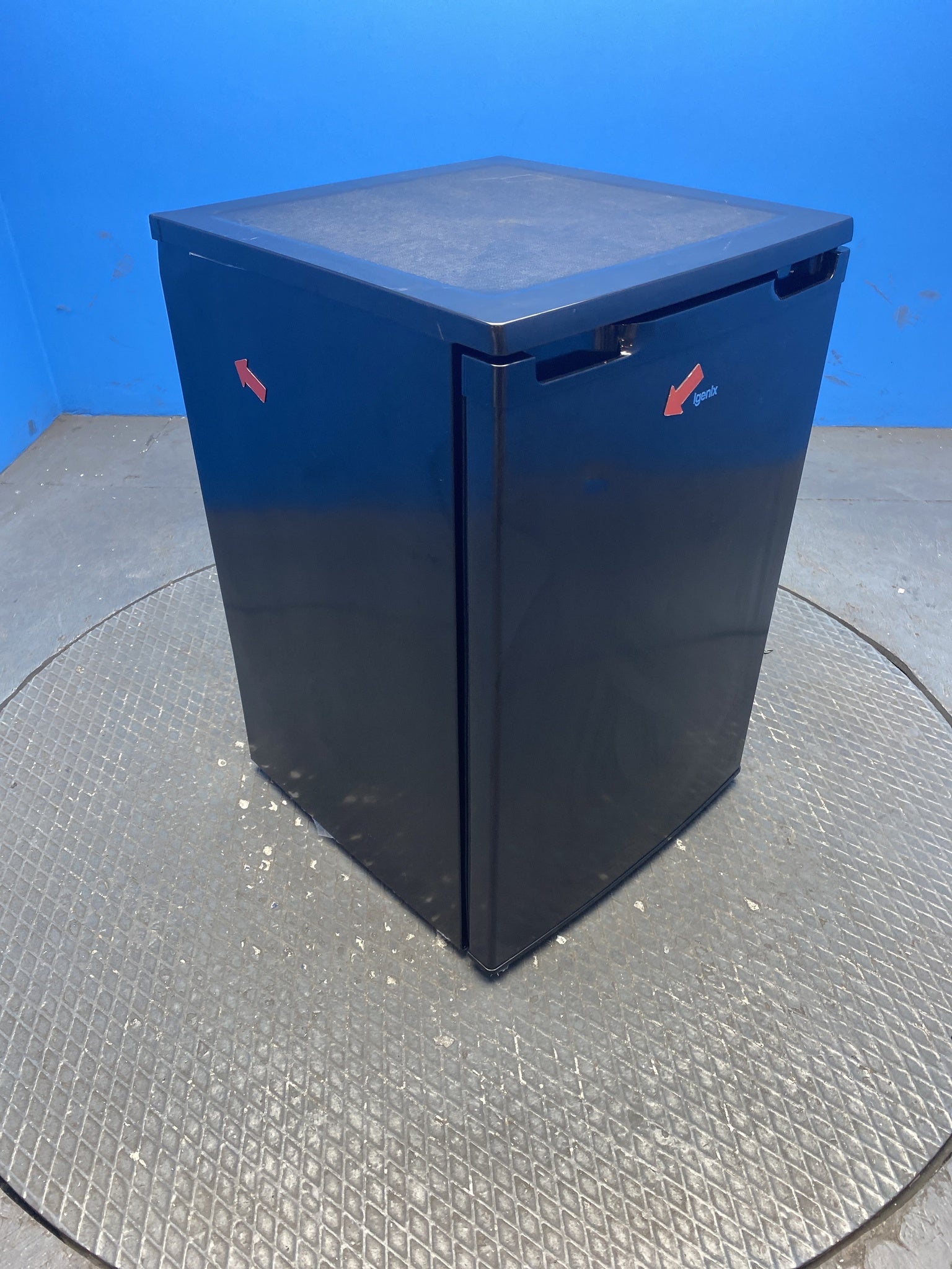 Igenix IG155B 109 Litre Under Counter Fridge with Ice Box
