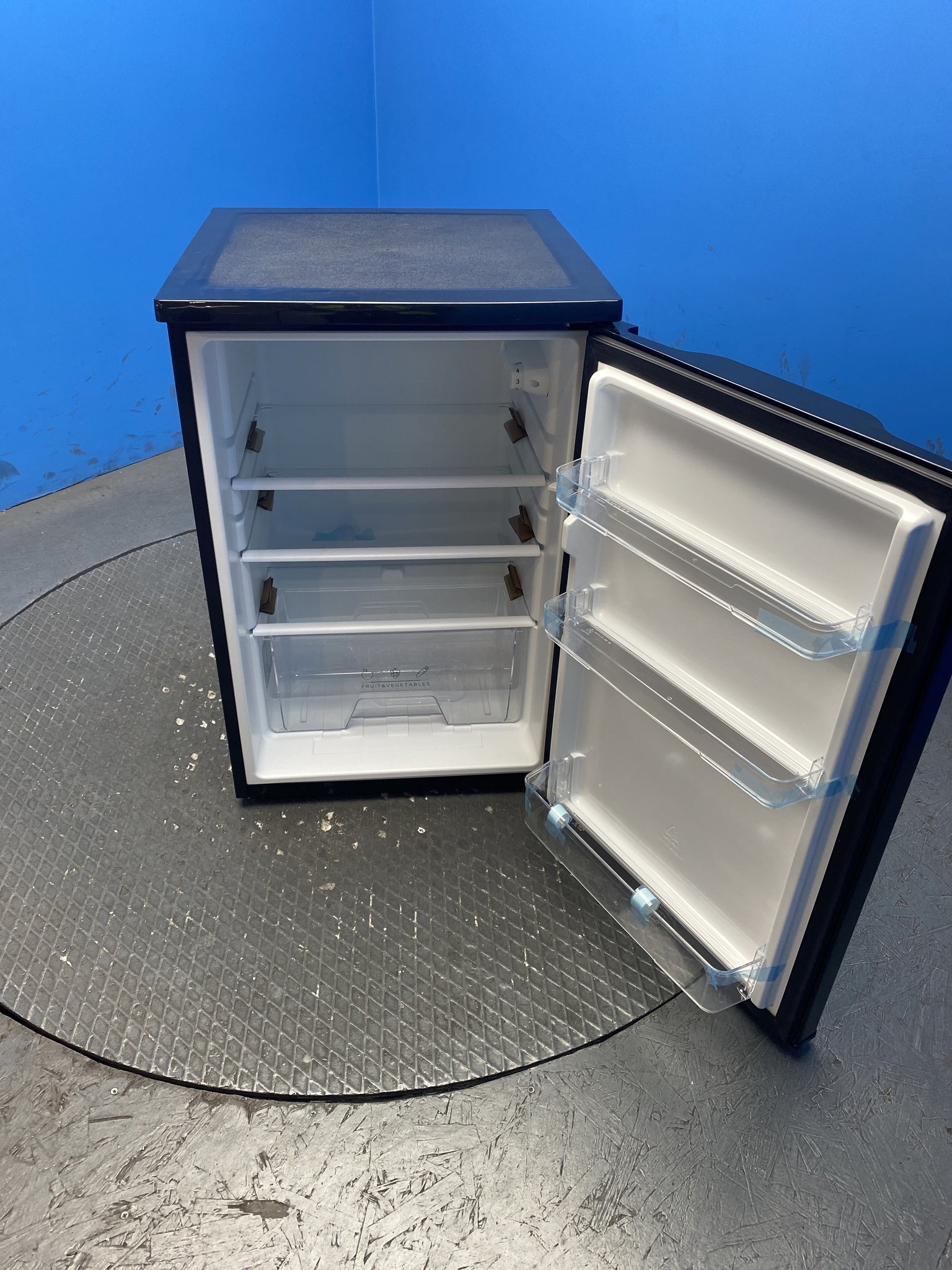 Statesman L255B 113 Litre 55cm Under Counter Fridge