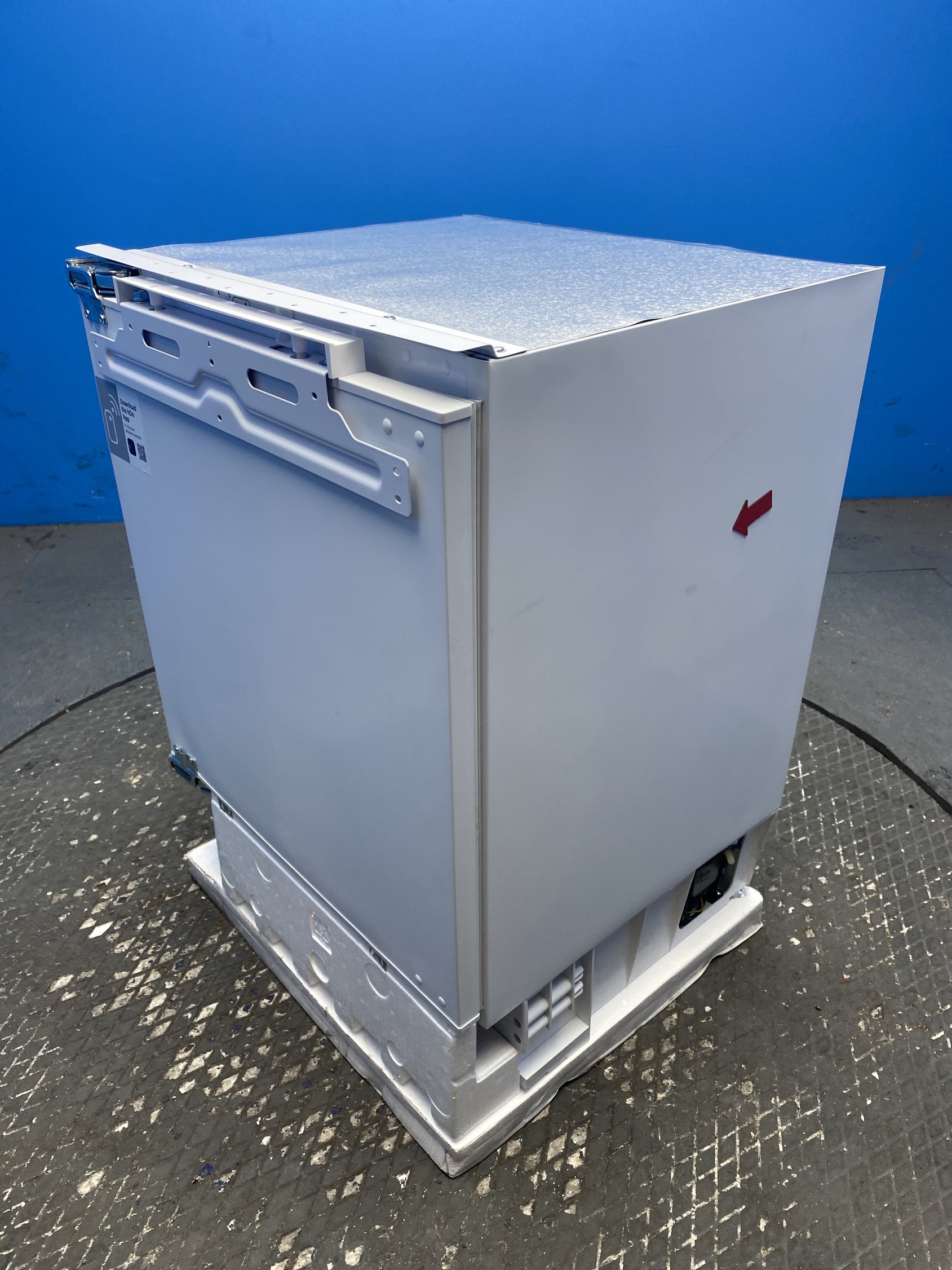 #GRC-150-400 - Candy CUS68EWK Integrated 95 Litre Undercounter Freezer