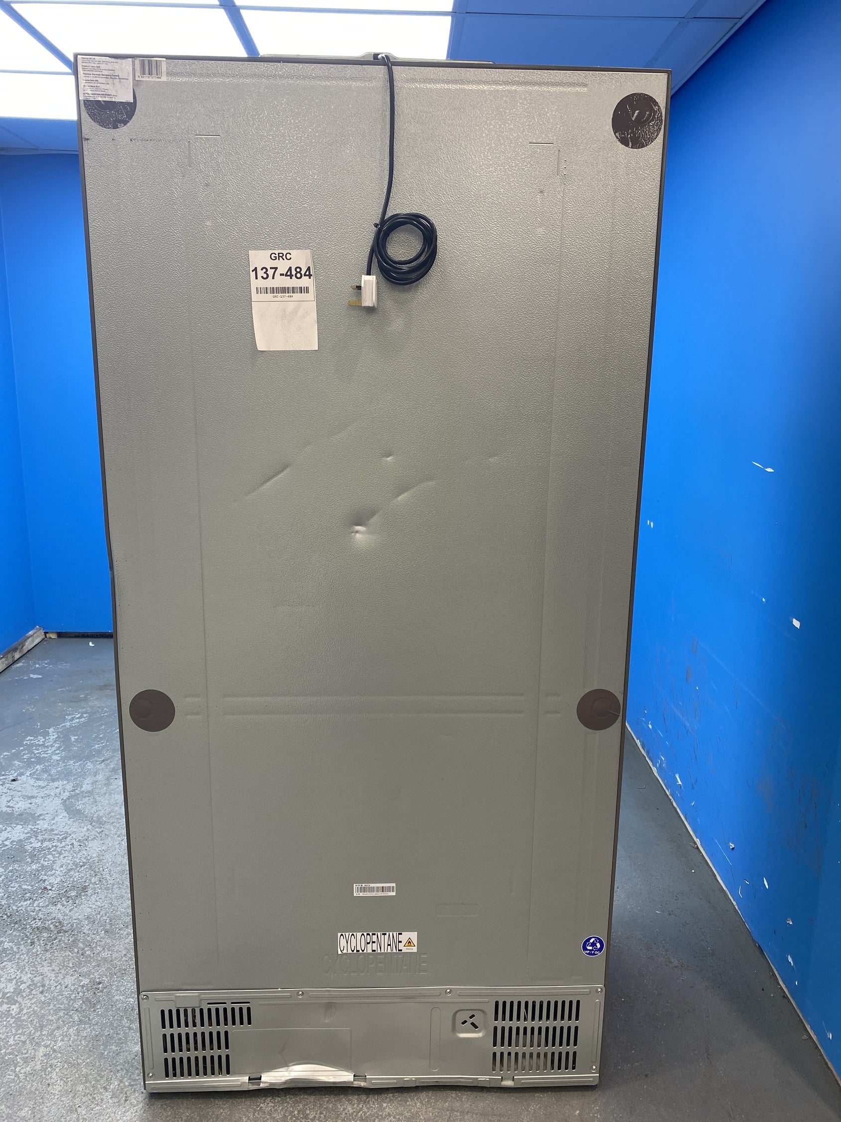 #GRC-137-484 - Hisense RQ768N4GBE KitchenFit Total No Frost American Fridge Freezer