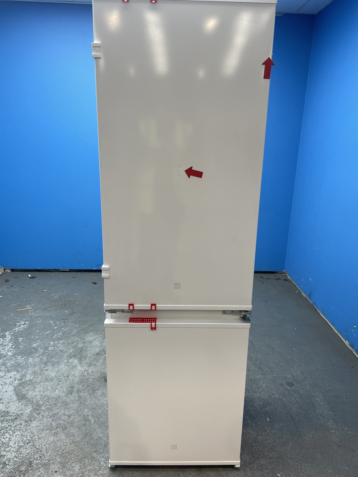 OSC6N181ES 6000 TwinTech Integrated No Frost Fridge Freezer