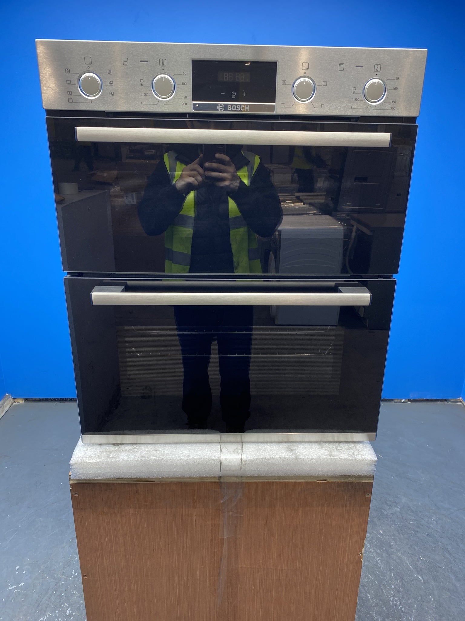 Bosch Series 4 NBS533BS0B Built-Under Electric Double Oven