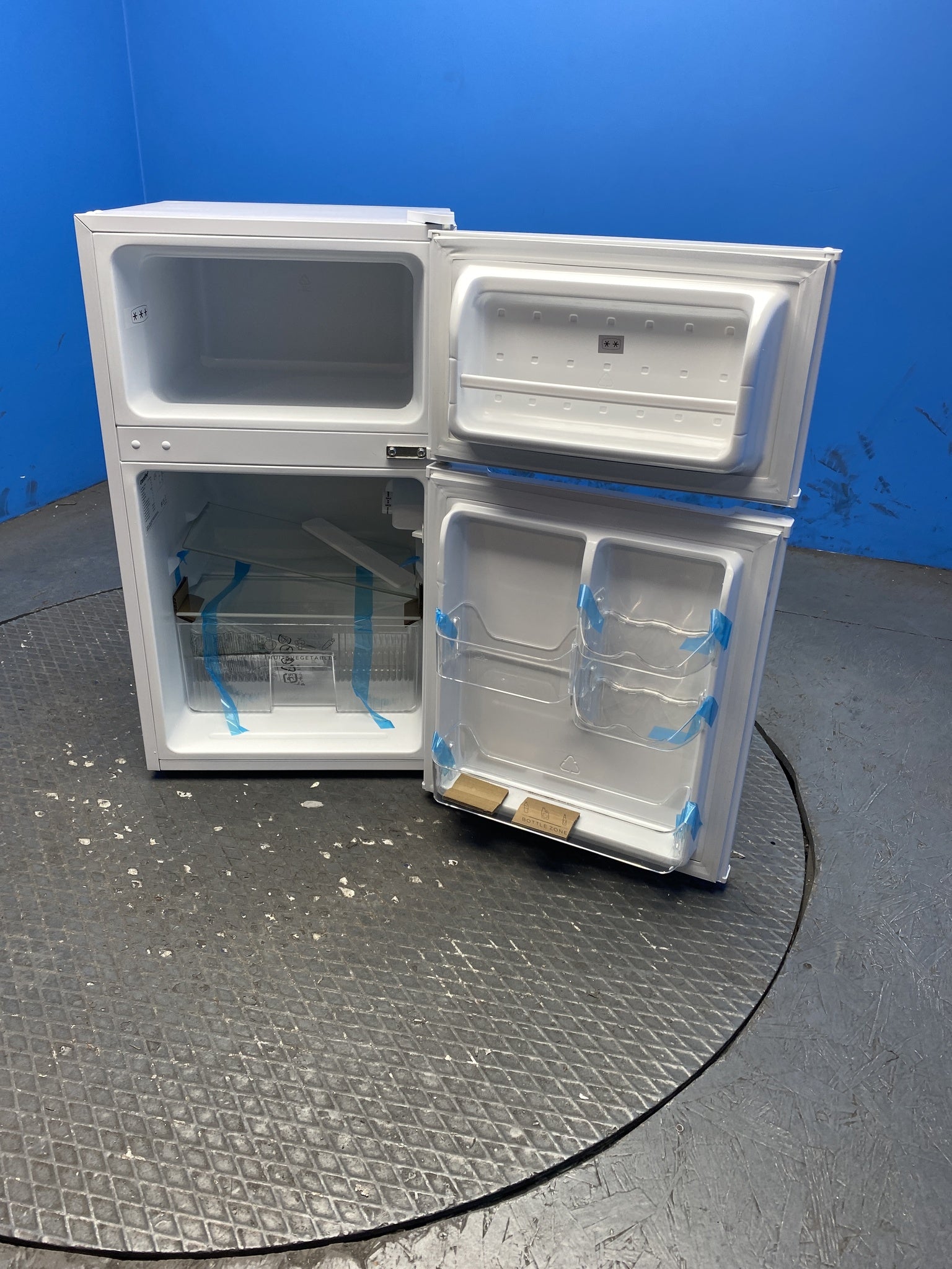 COMFEE’ RCT87WH2(E) 87L Under Counter Fridge Freezer