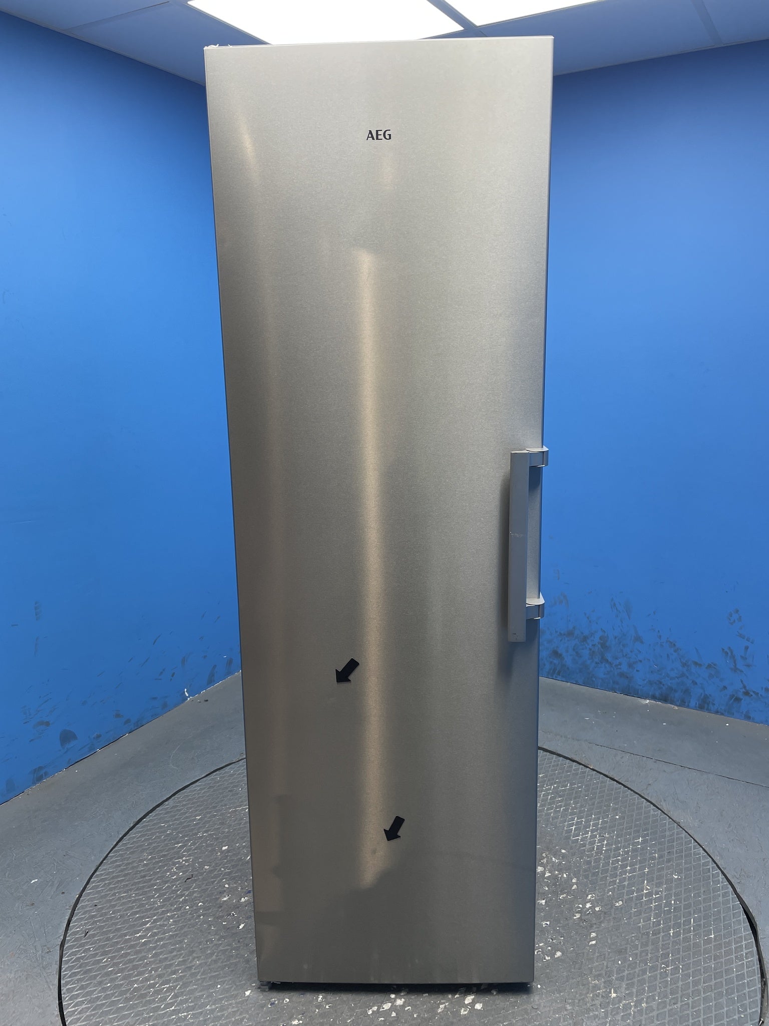 AEG OAG7M281EX 278 Litre Upright No Frost Freezer