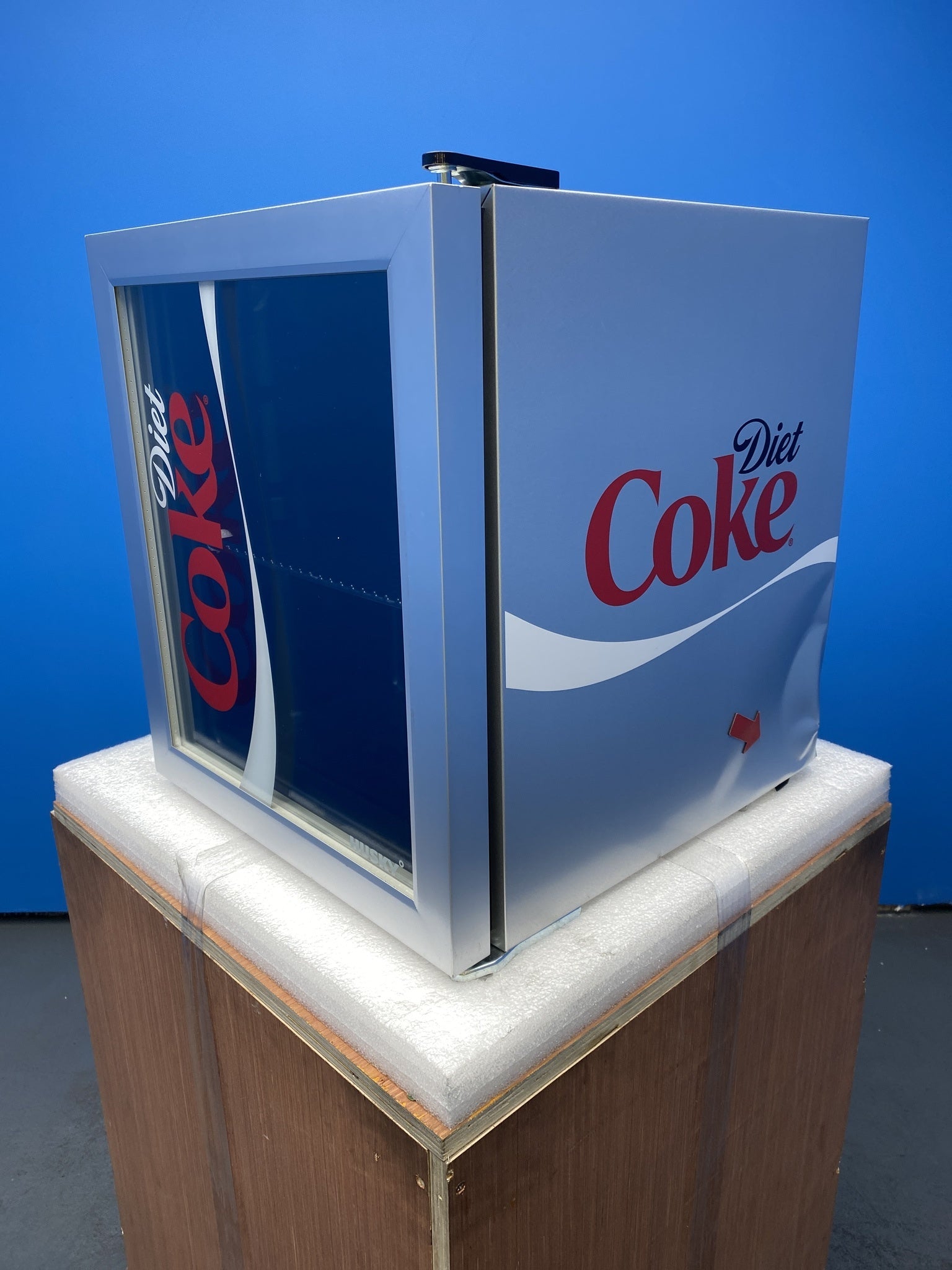 Husky HU0209 Diet Coke Drinks Cooler