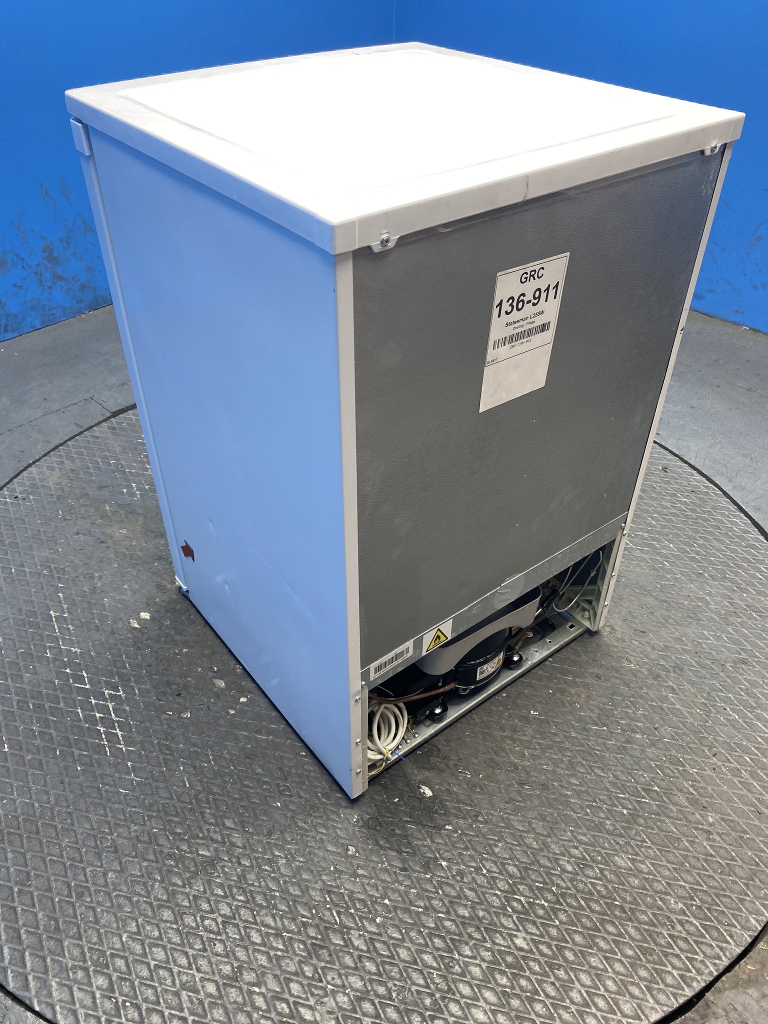 Statesman L255W 113 Litre 55cm Under Counter Fridge