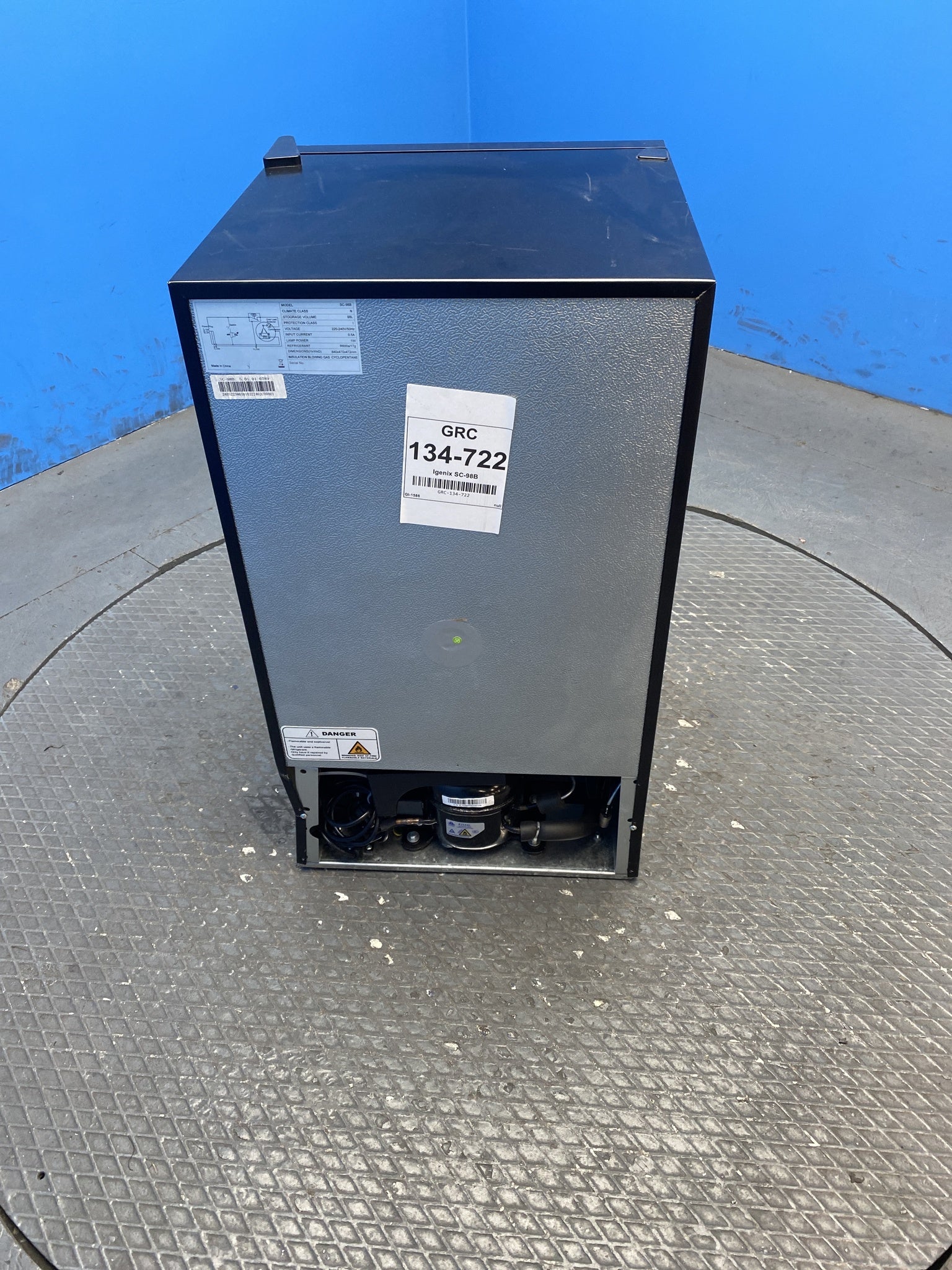 Igenix SC-98B 98L Drinks & Beverage Cooler