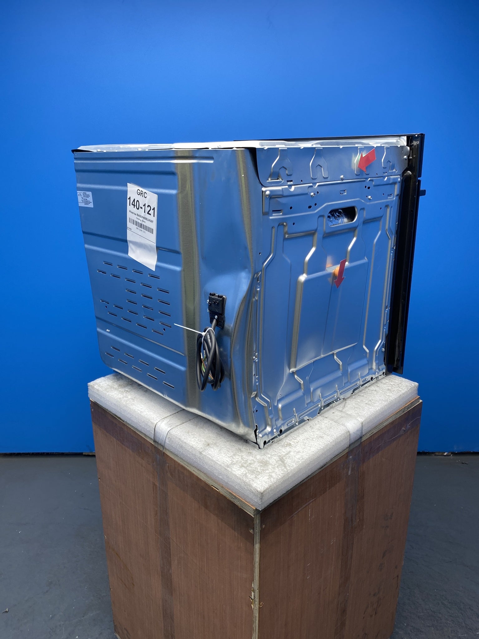 Hisense Hi8 BAS6PH8BUKWF BlackLine 77L Built-In Steam and Pyrolytic Oven