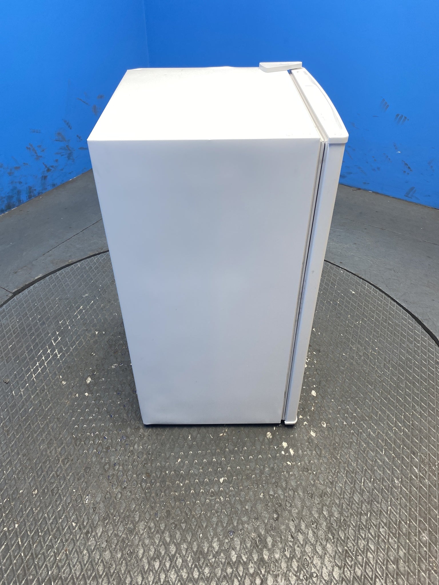 Statesman UC47IBW Compact 47cm 80 Litre Under Counter Fridge