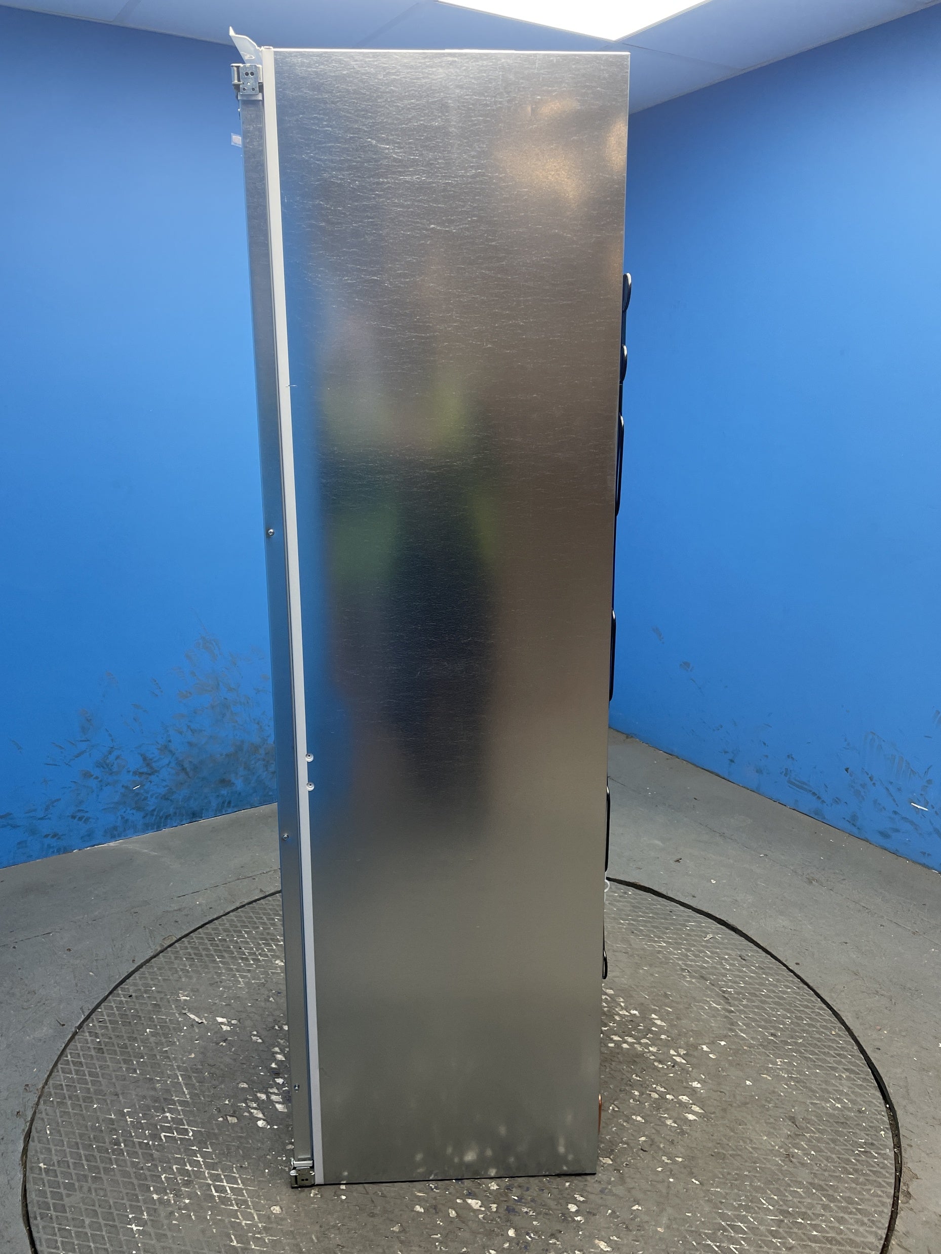 #GRC-148-986 - Bosch GIN81VEE0G Serie 4 Built-in Frost Free Upright Freezer