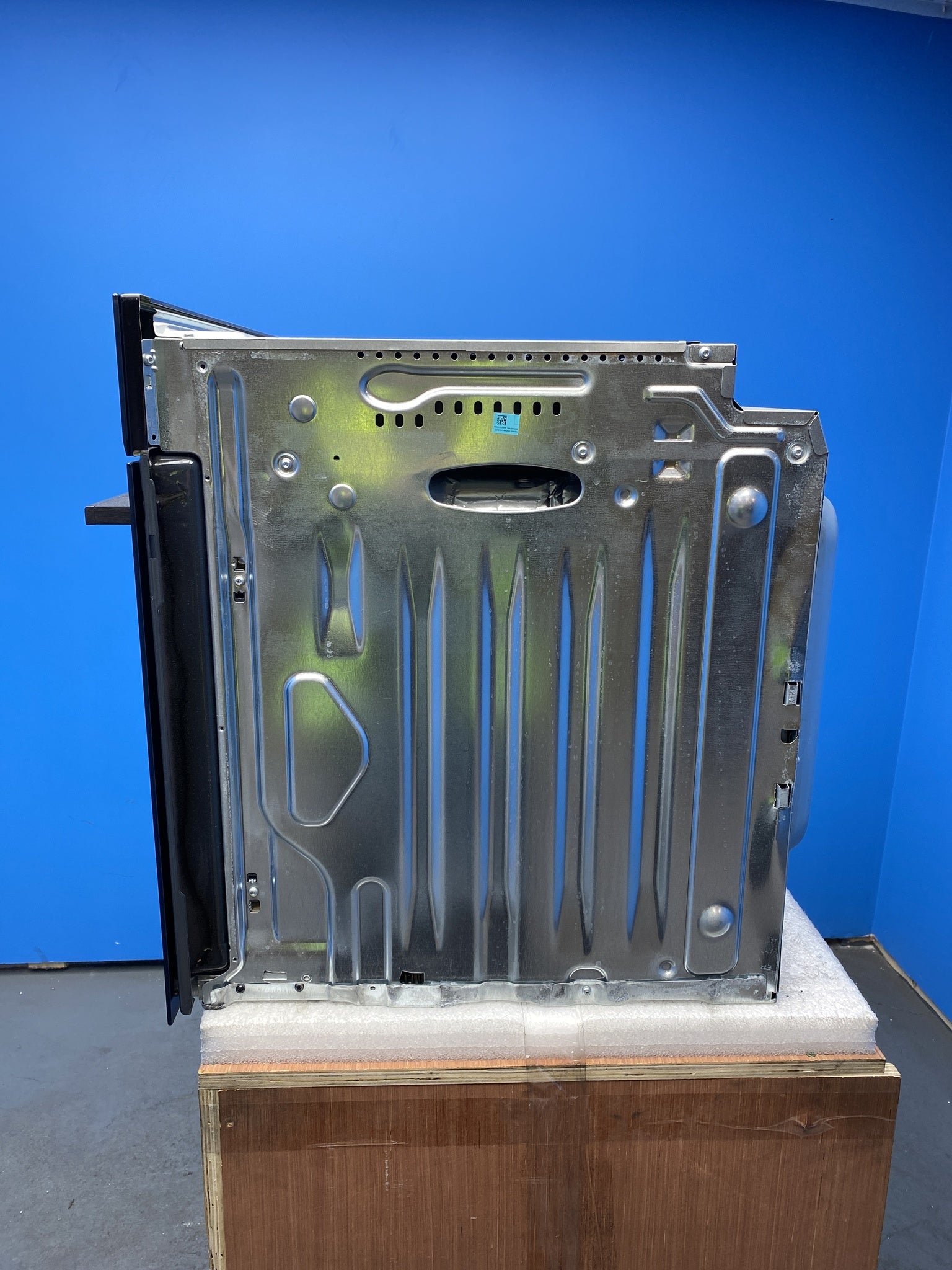 AEG PO9000ST 9000 Series 70 Litre Built-In SteamPro Oven