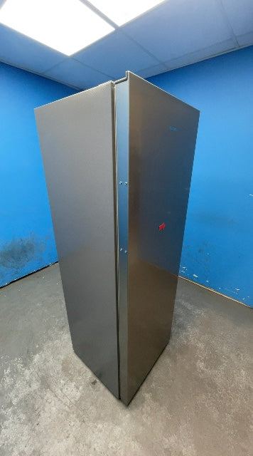 #GRC-163-633 - Hisense 60cm Tall Larder Fridge – 322L Capacity, No Frost, Multi Air Flow