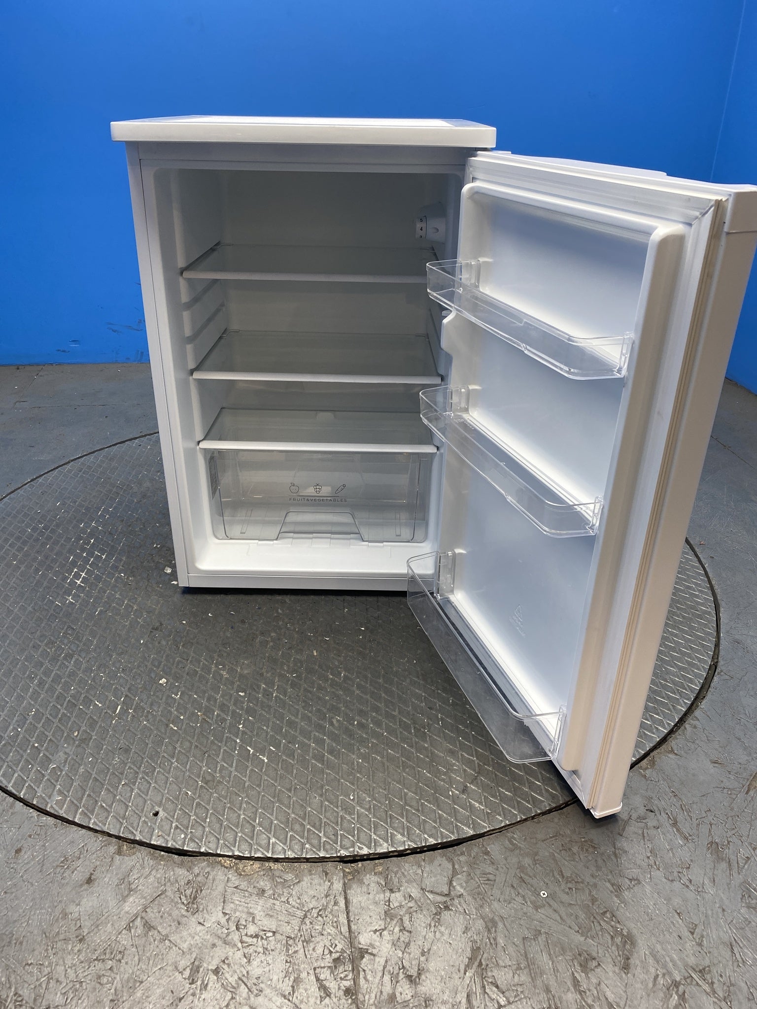 Statesman L255W 113 Litre 55cm Under Counter Fridge