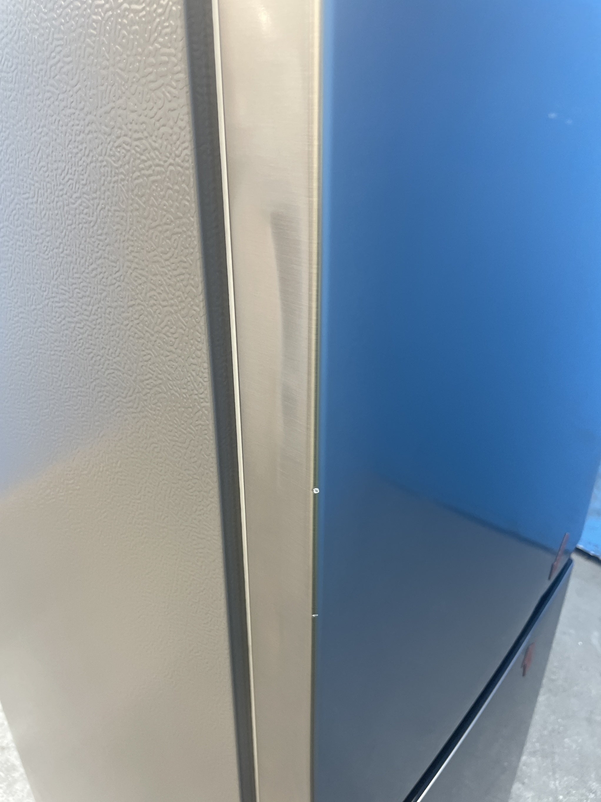 #GRC-163-163 - Hisense RB395N4BCE 304 Litre Combi Fridge Freezer