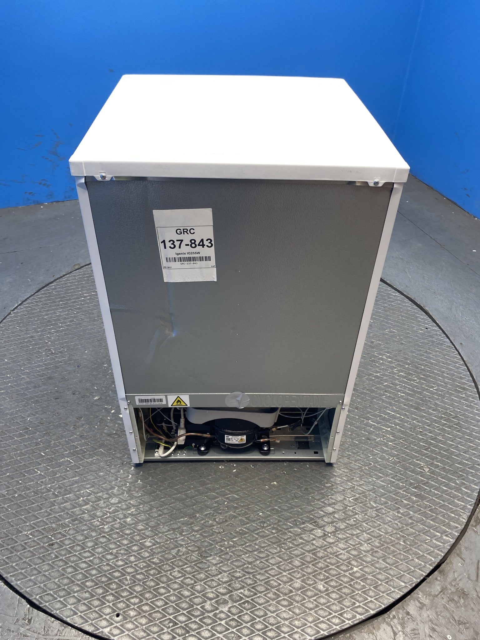 Igenix IG255W 136 Litre Under Counter Fridge