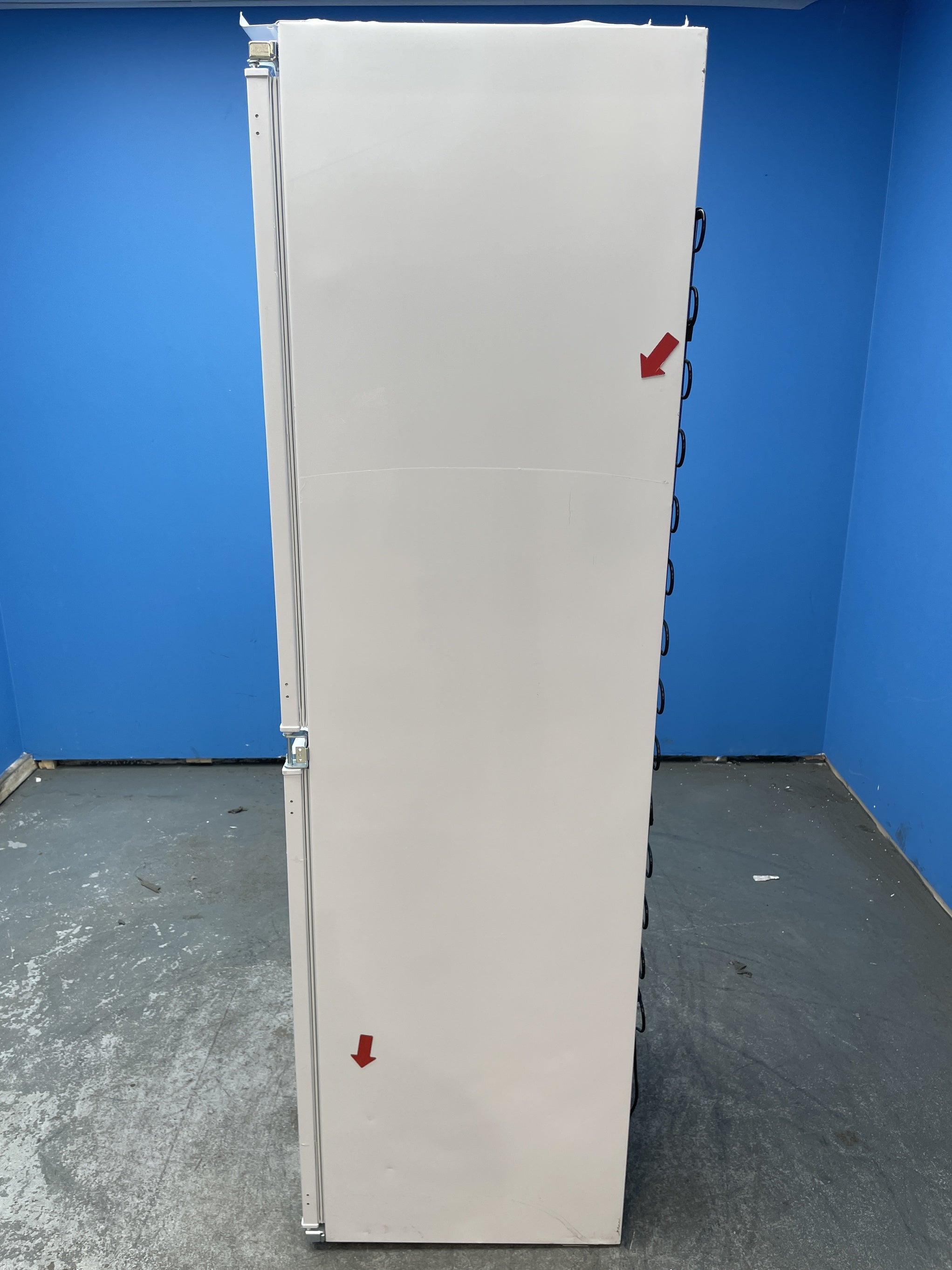 #GRC-154-889 - Candy CB50S518FK Integrated 50/50 Fridge Freezer
