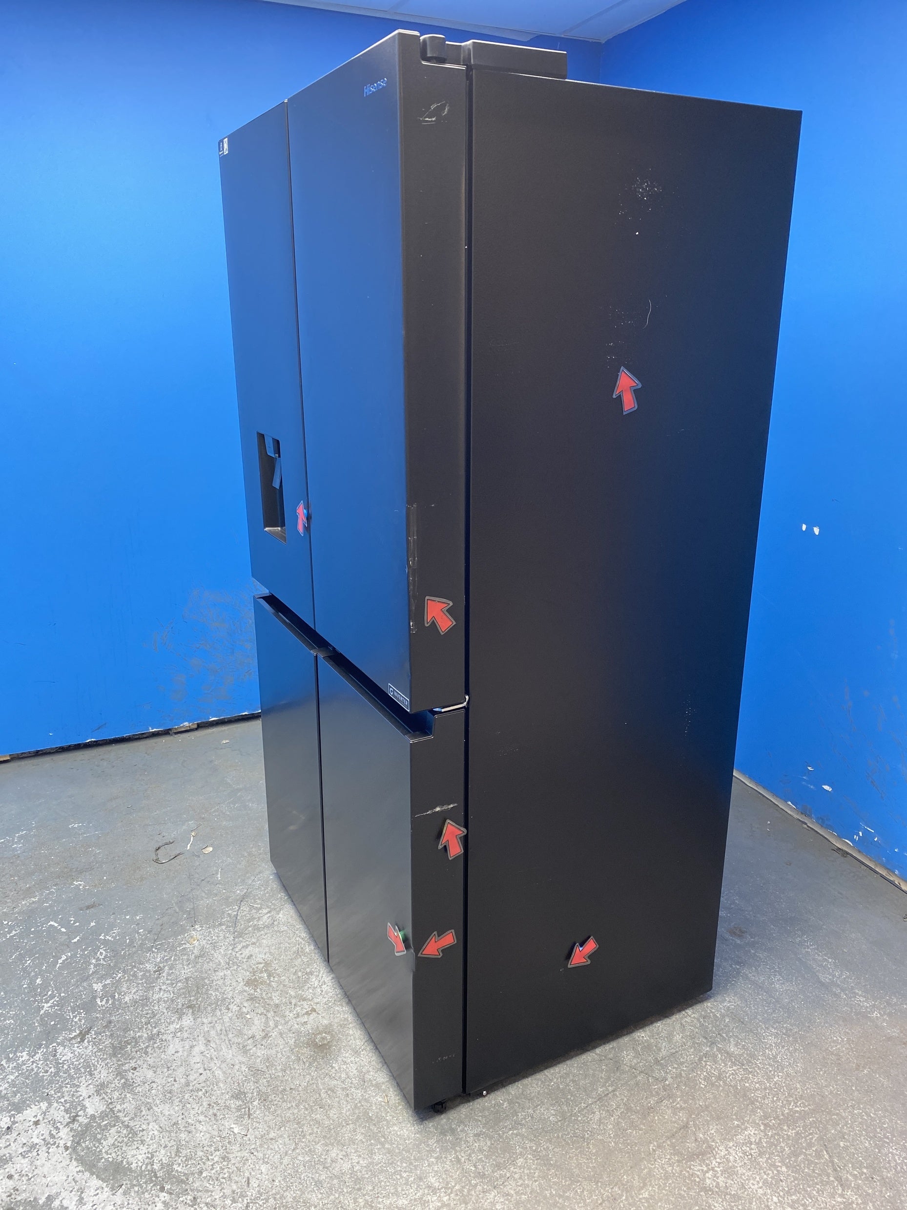 #GRC-143-633 - Hisense RQ758N4SWFE 606 Litre American Fridge Fridge Freezer