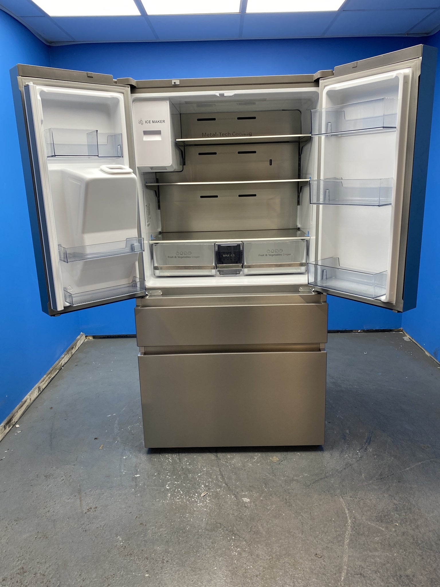 Hisense RF728N4SASE 560 Litre French Door Fridge Freezer