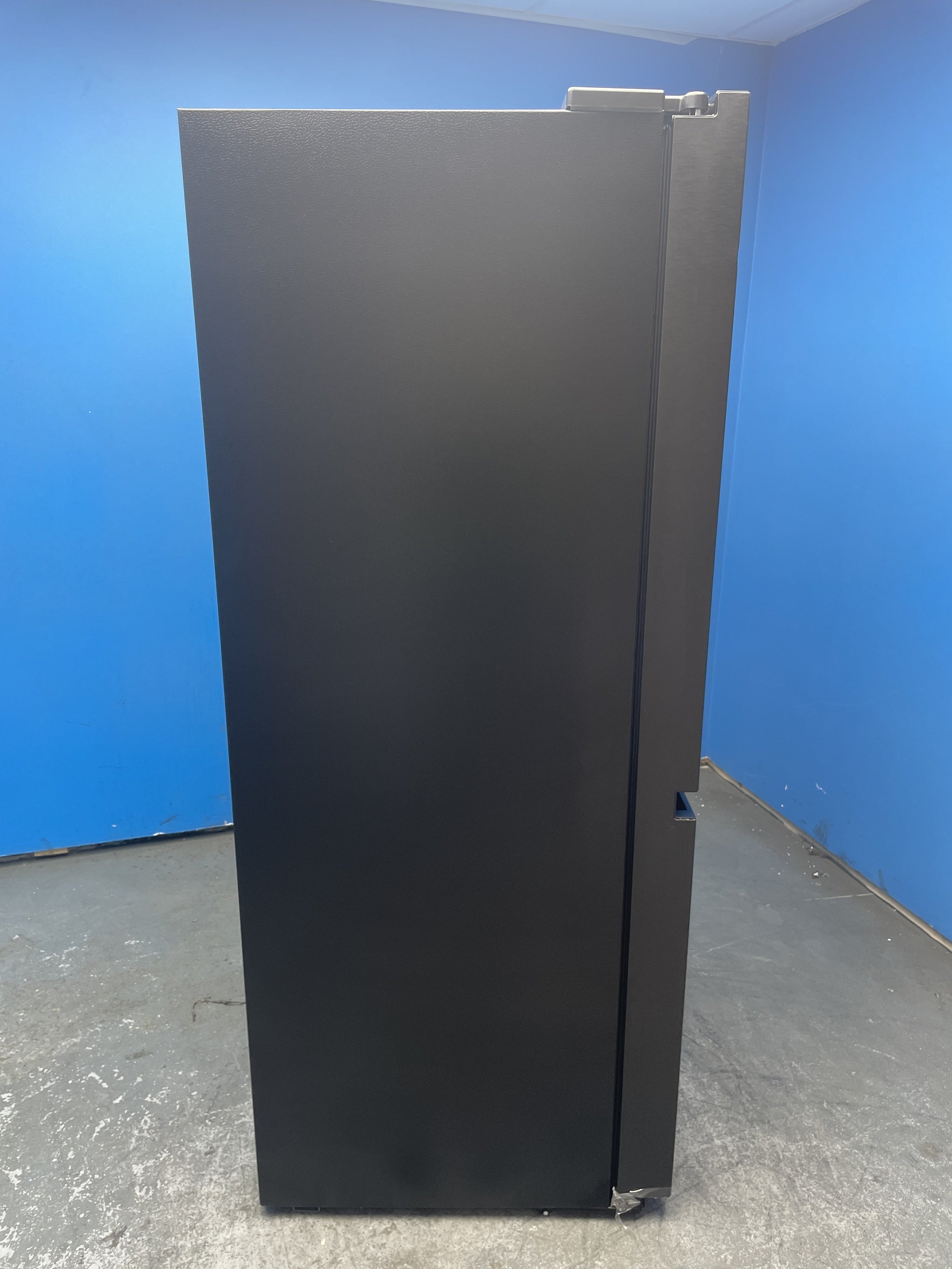 #GRC-143-638 - Hisense RS9P628GPFE 614L PureFlat Smart American Fridge Freezer