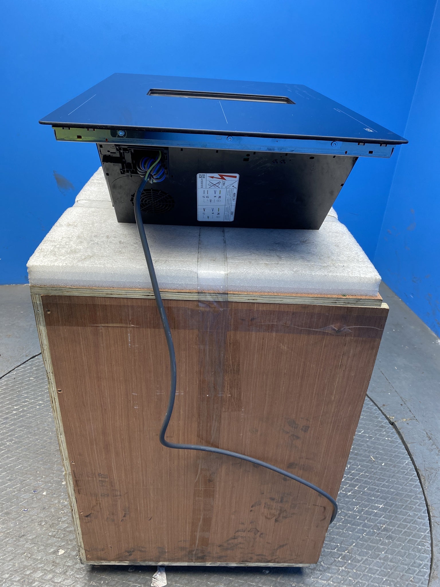 AEG Series 6000 TCH74B01CB 70cm Hob2Hood Venting Induction Hob