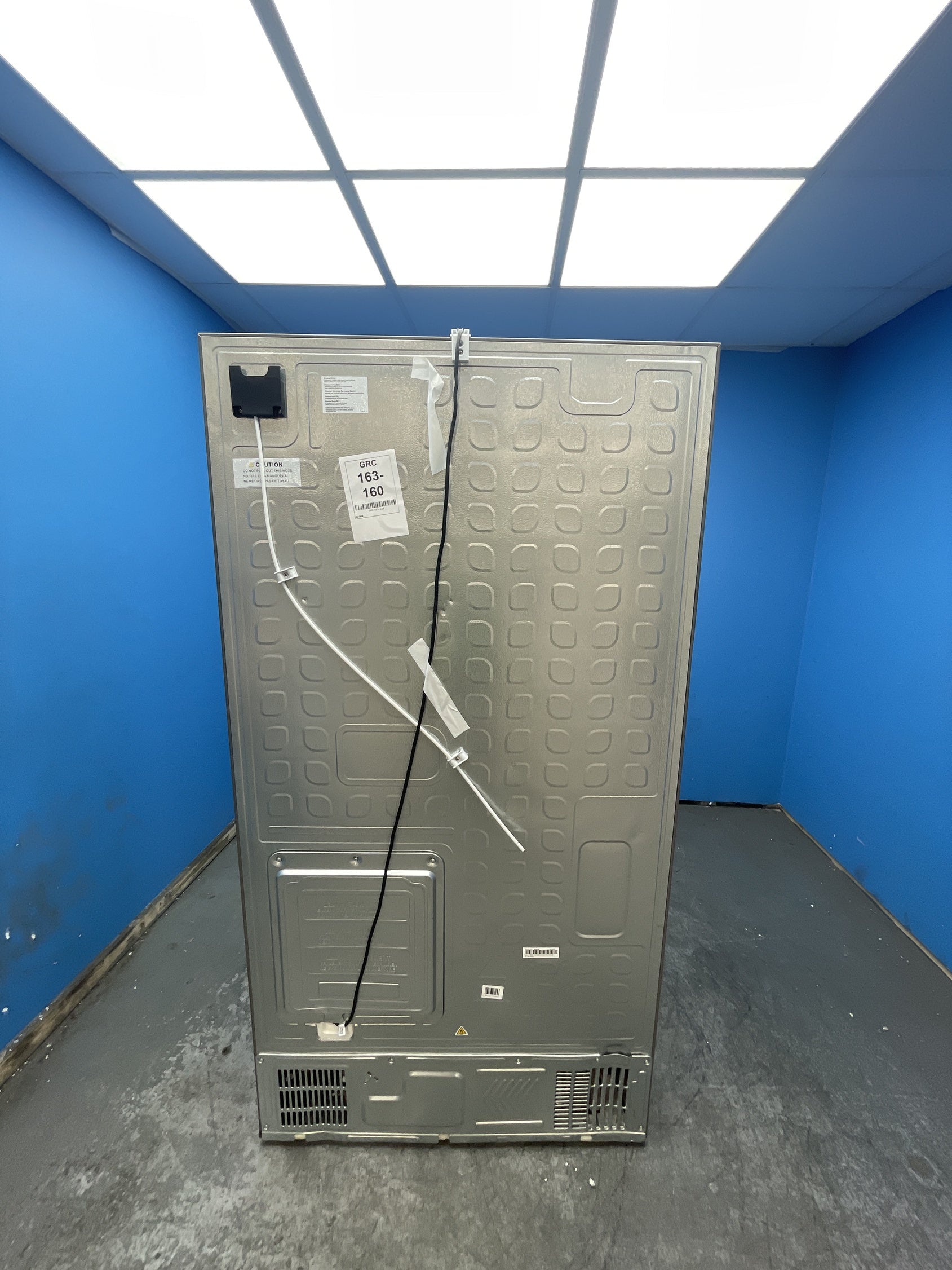 #GRC-163-160 - Hisense RF793N4SASE 612L French Door Fridge Freezer with Ice & Water