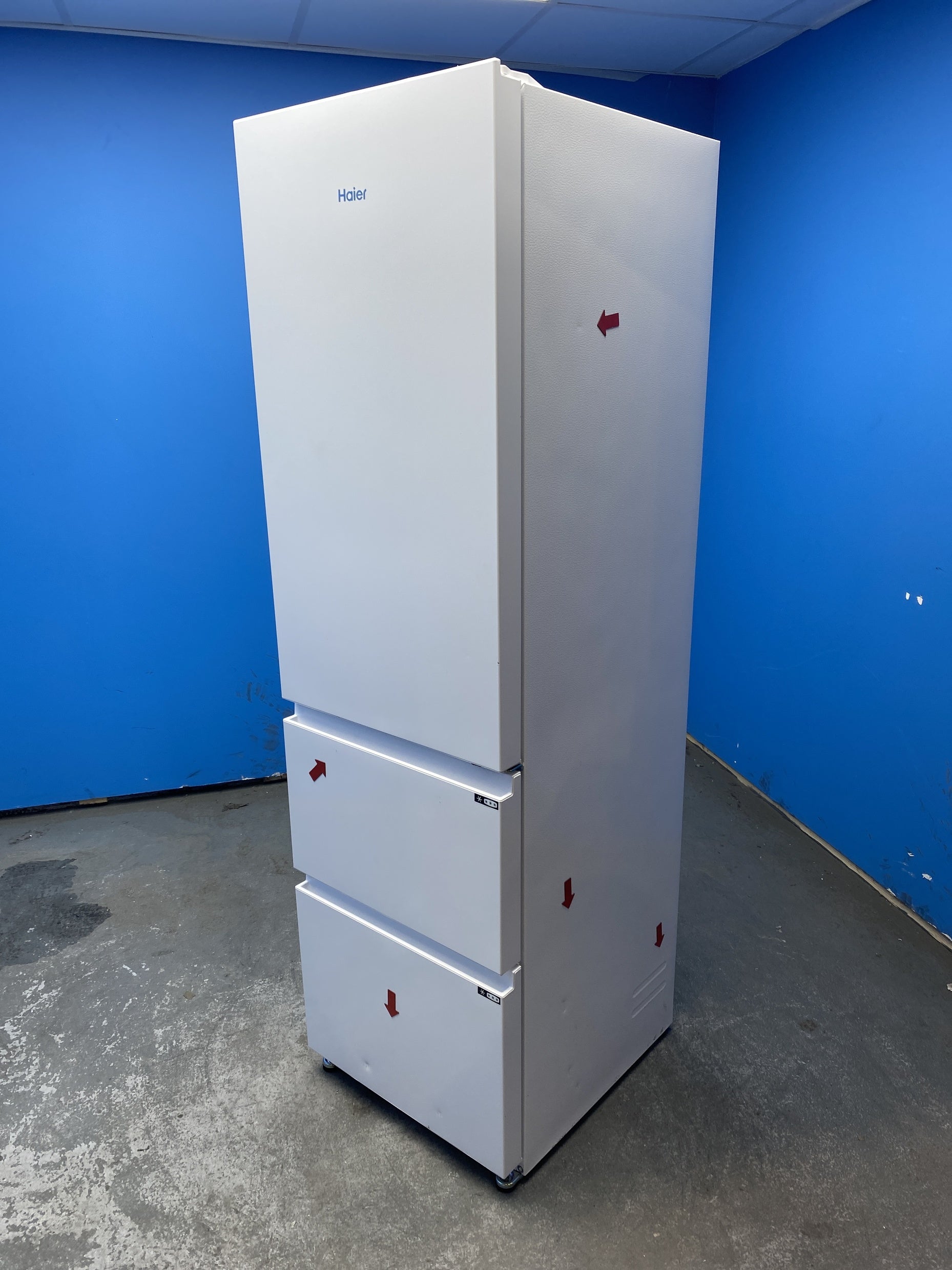 #GRC-153-858 - Haier 3D 55 Series 3 HTR3518ENMWK 60/40 Fridge Freezer