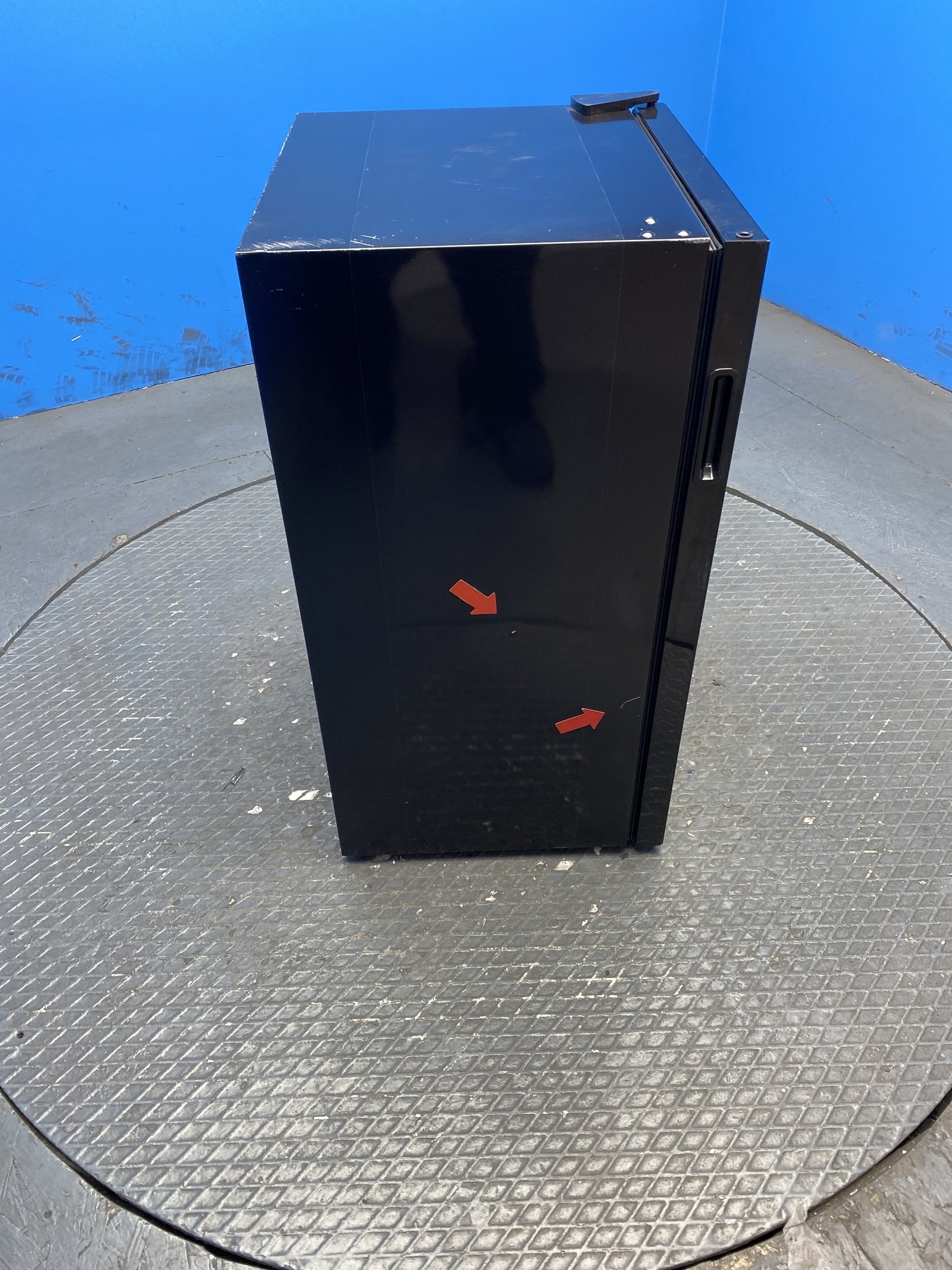 Comfee RCZ99BG2(E) 93L Under Counter Drinks Fridge
