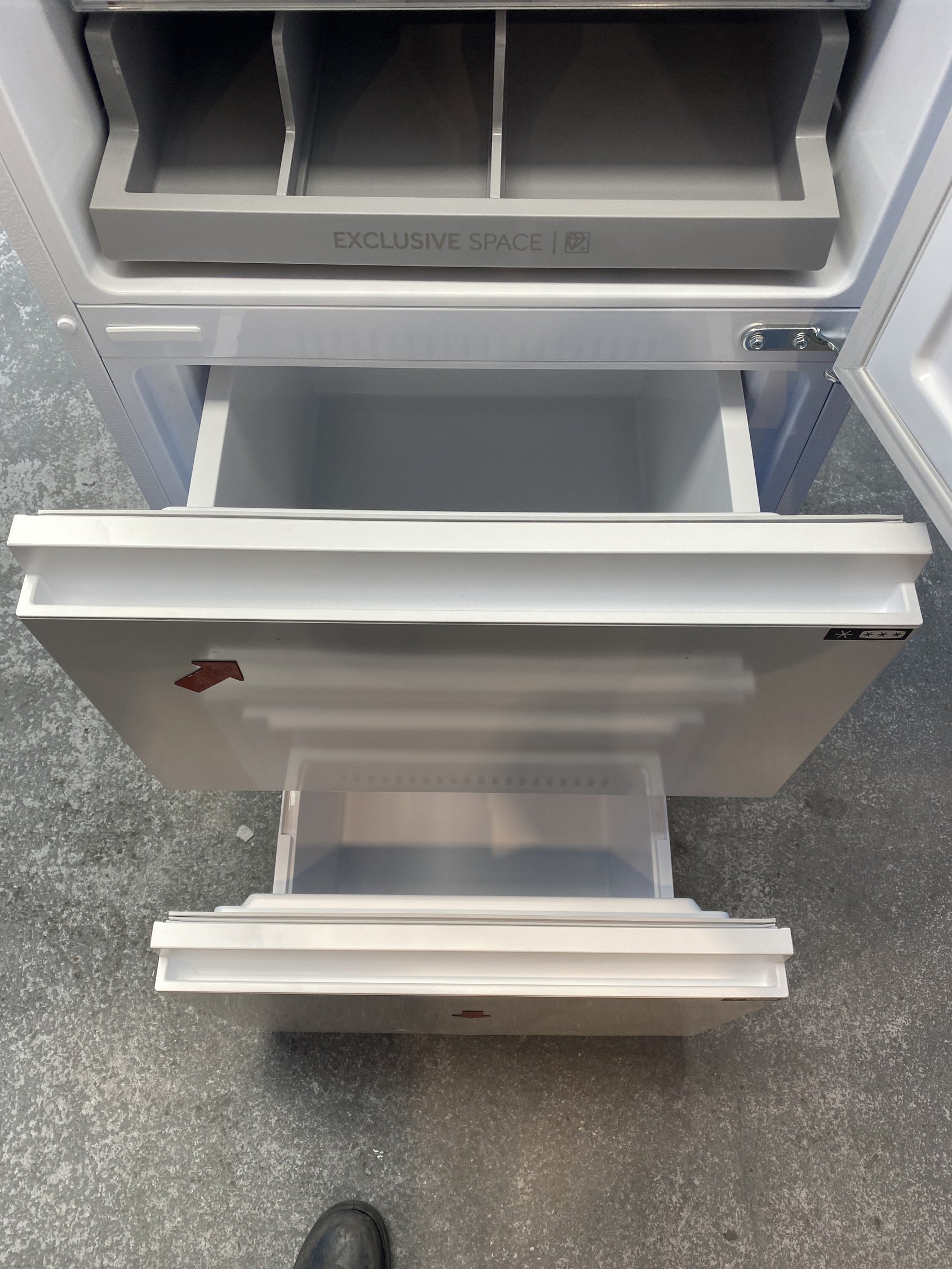 #GRC-153-858 - Haier 3D 55 Series 3 HTR3518ENMWK 60/40 Fridge Freezer