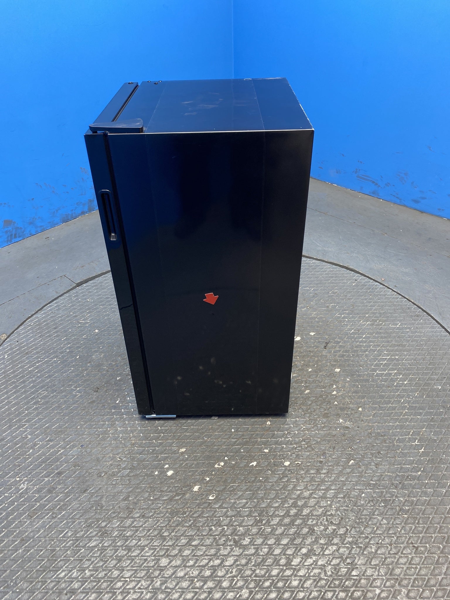Comfee RCZ99BG2(E) 93L Under Counter Drinks Fridge