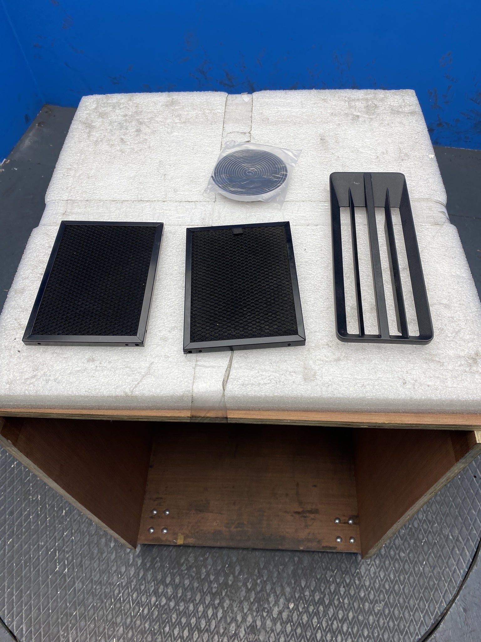 AEG Series 6000 TCH74B01CB 70cm Hob2Hood Venting Induction Hob