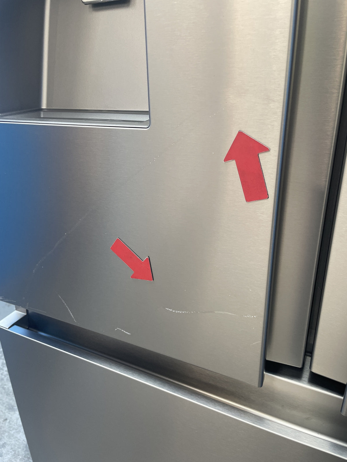 #GRC-163-160 - Hisense RF793N4SASE 612L French Door Fridge Freezer with Ice & Water