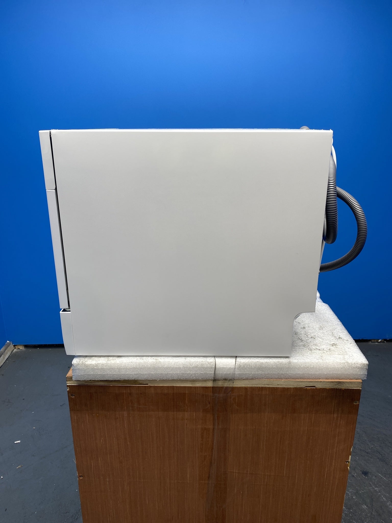 COMFEE KWH-TD602E-W Compact Table Top Dishwasher