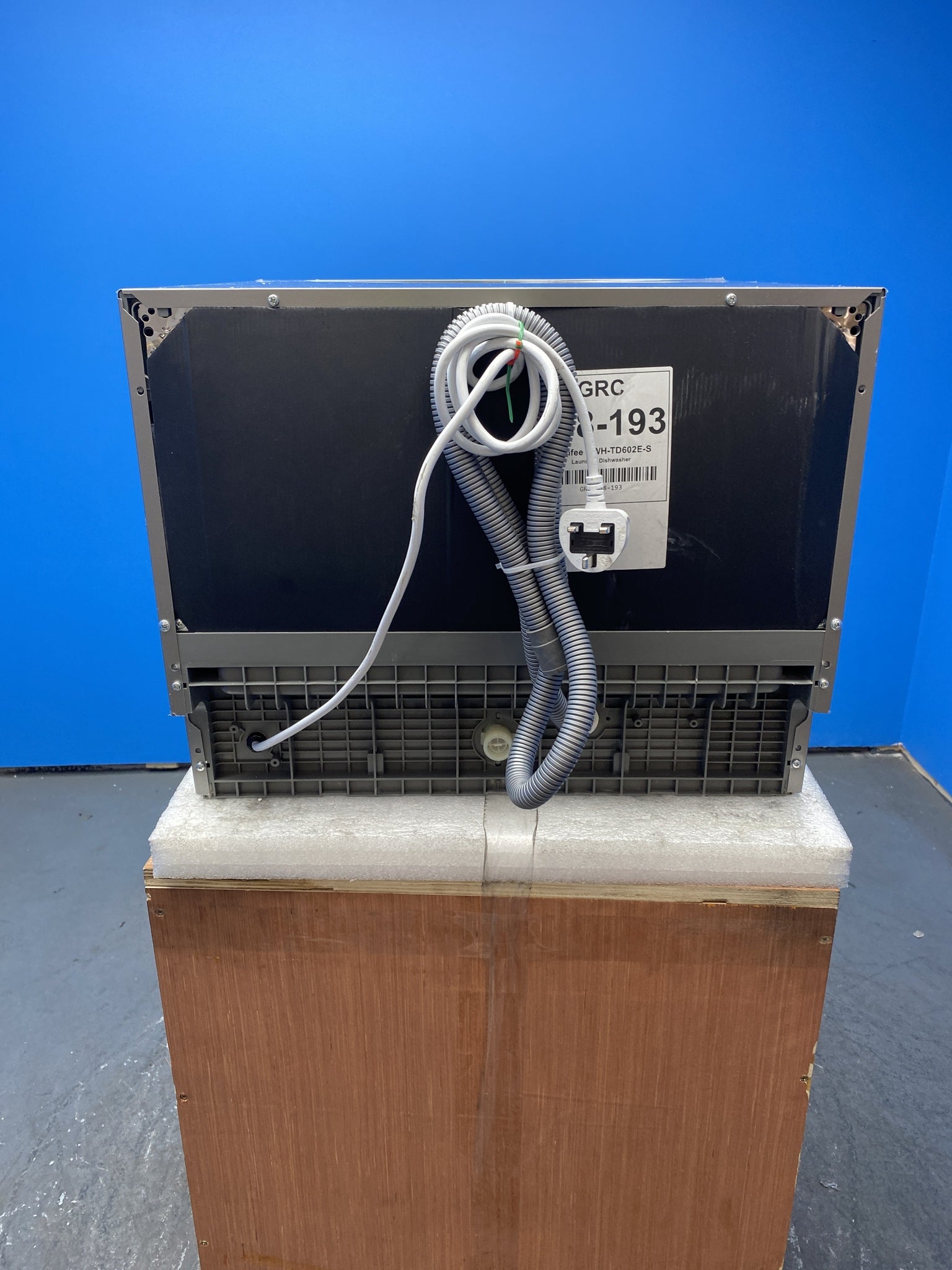 COMFEE' KWH-TD602E-S 6 Place Setting Countertop Dishwasher