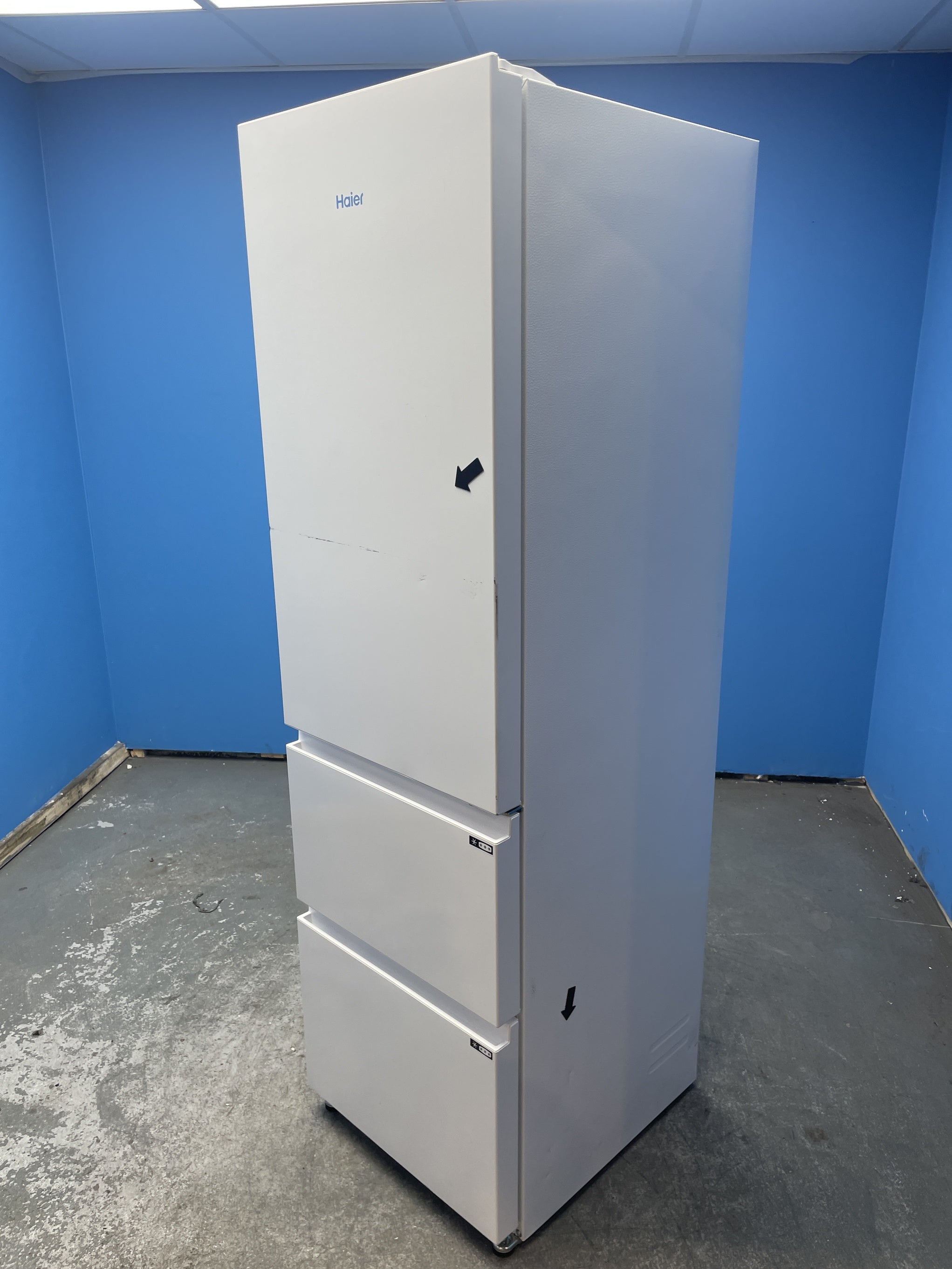 #GRC-145-088 - Haier 3D 55 Series 3 HTR3518ENMWK 60/40 Fridge Freezer