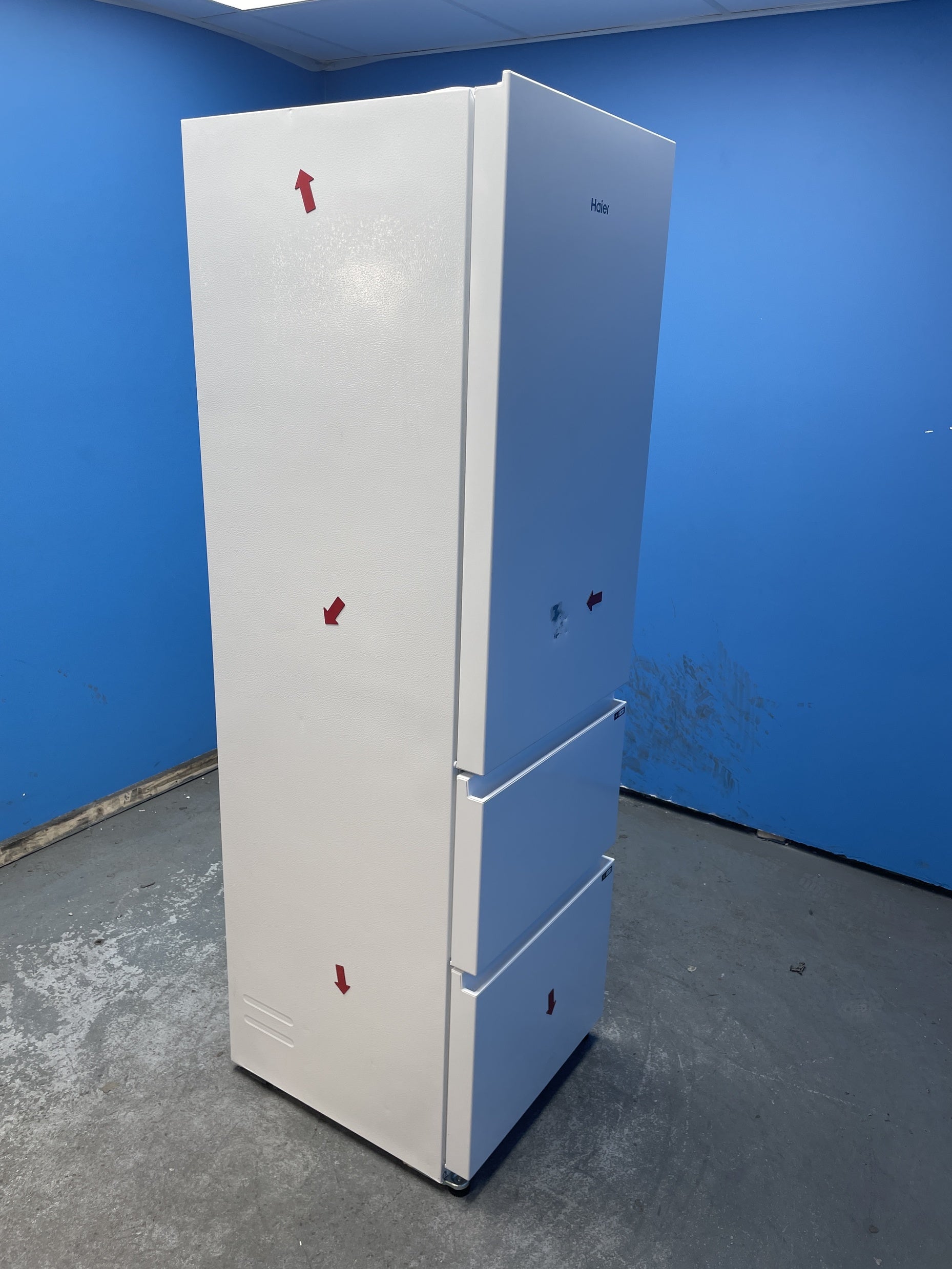 #GRC-153-860 - Haier 3D 55 Series 3 HTR3518ENMWK 60/40 Fridge Freezer
