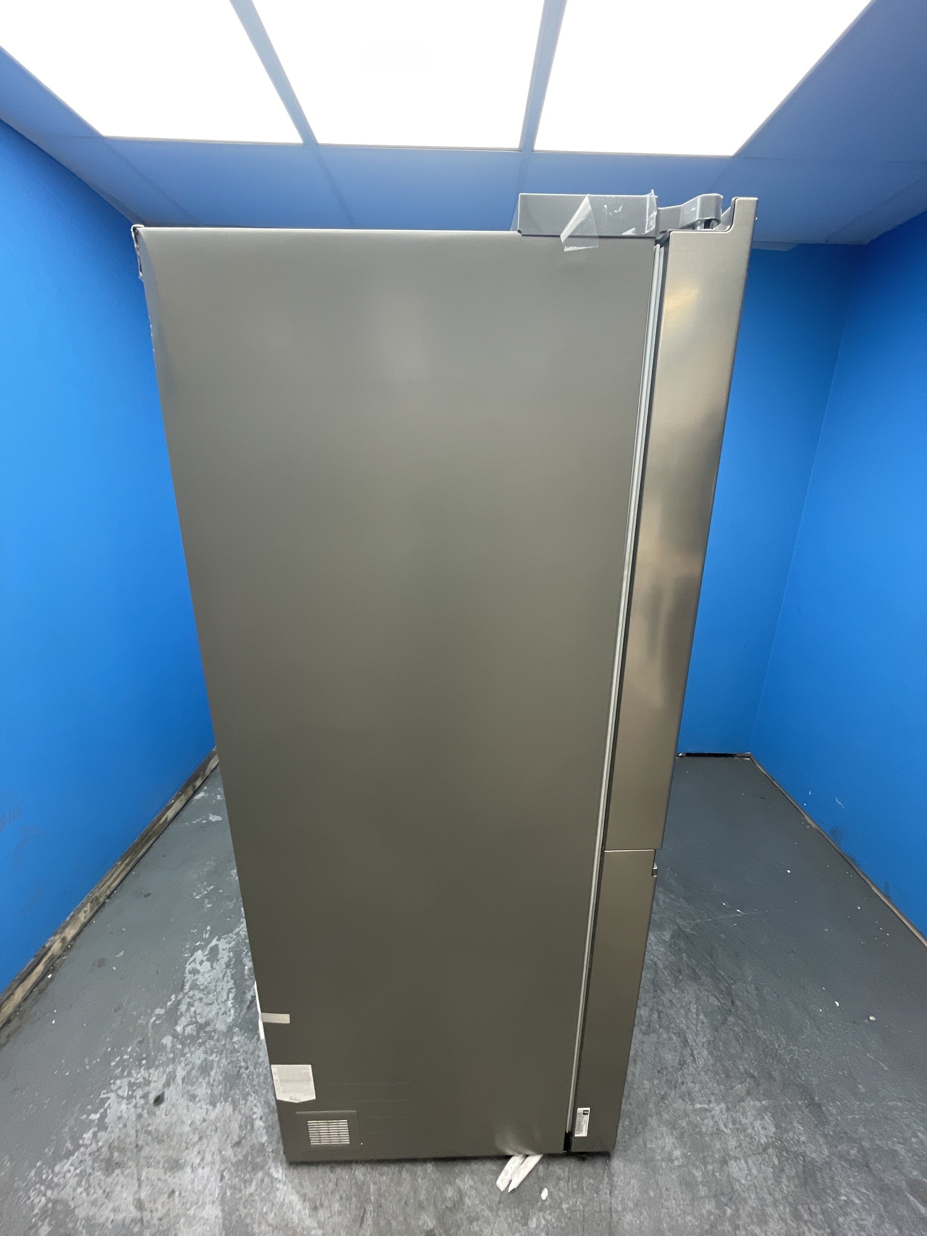 #GRC-163-166 - LG GSXE81PYBD InstaView American Style Fridge Freezer