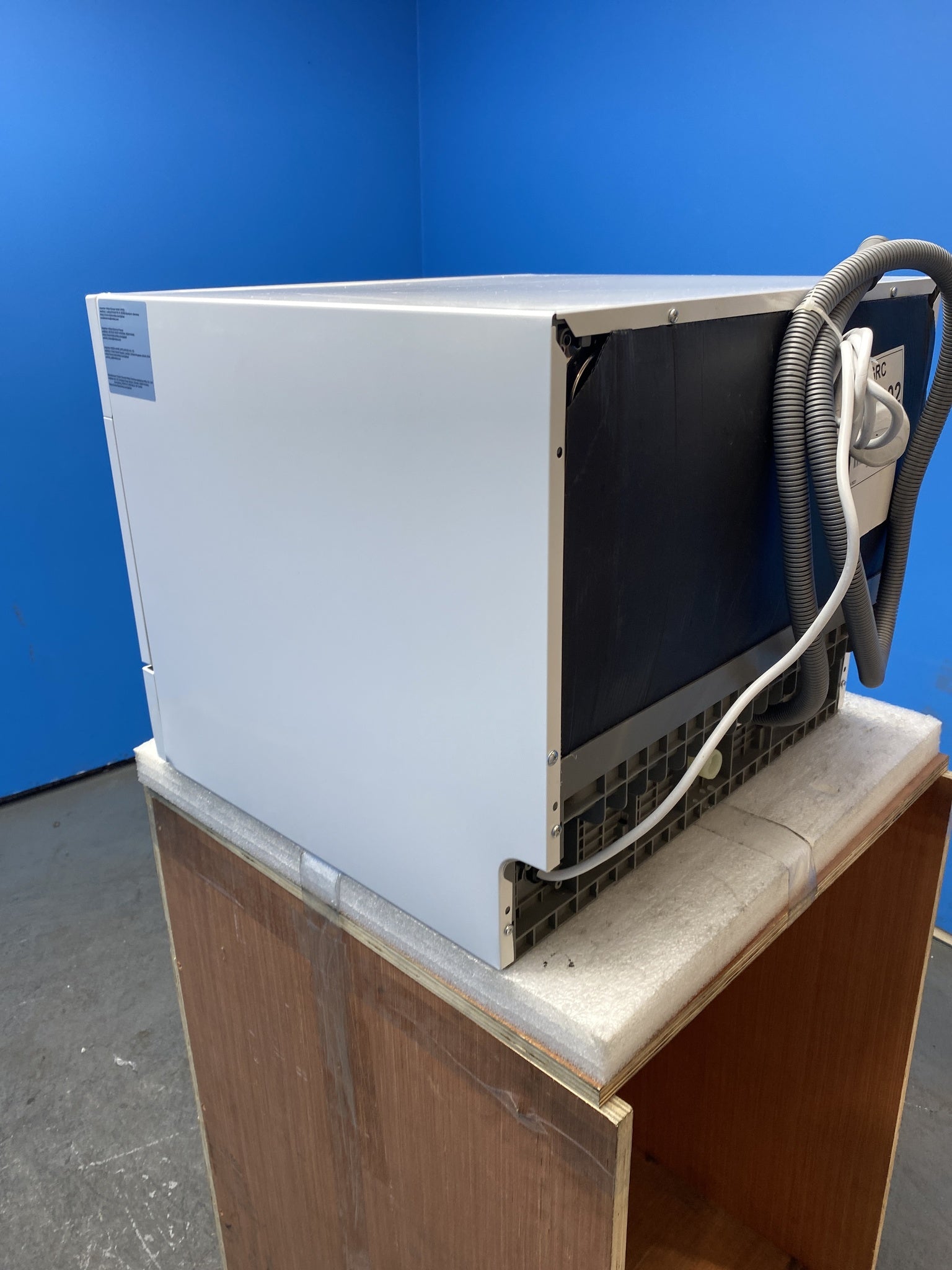 COMFEE' KWH-TD602E-W 6 Place Setting Countertop Dishwasher