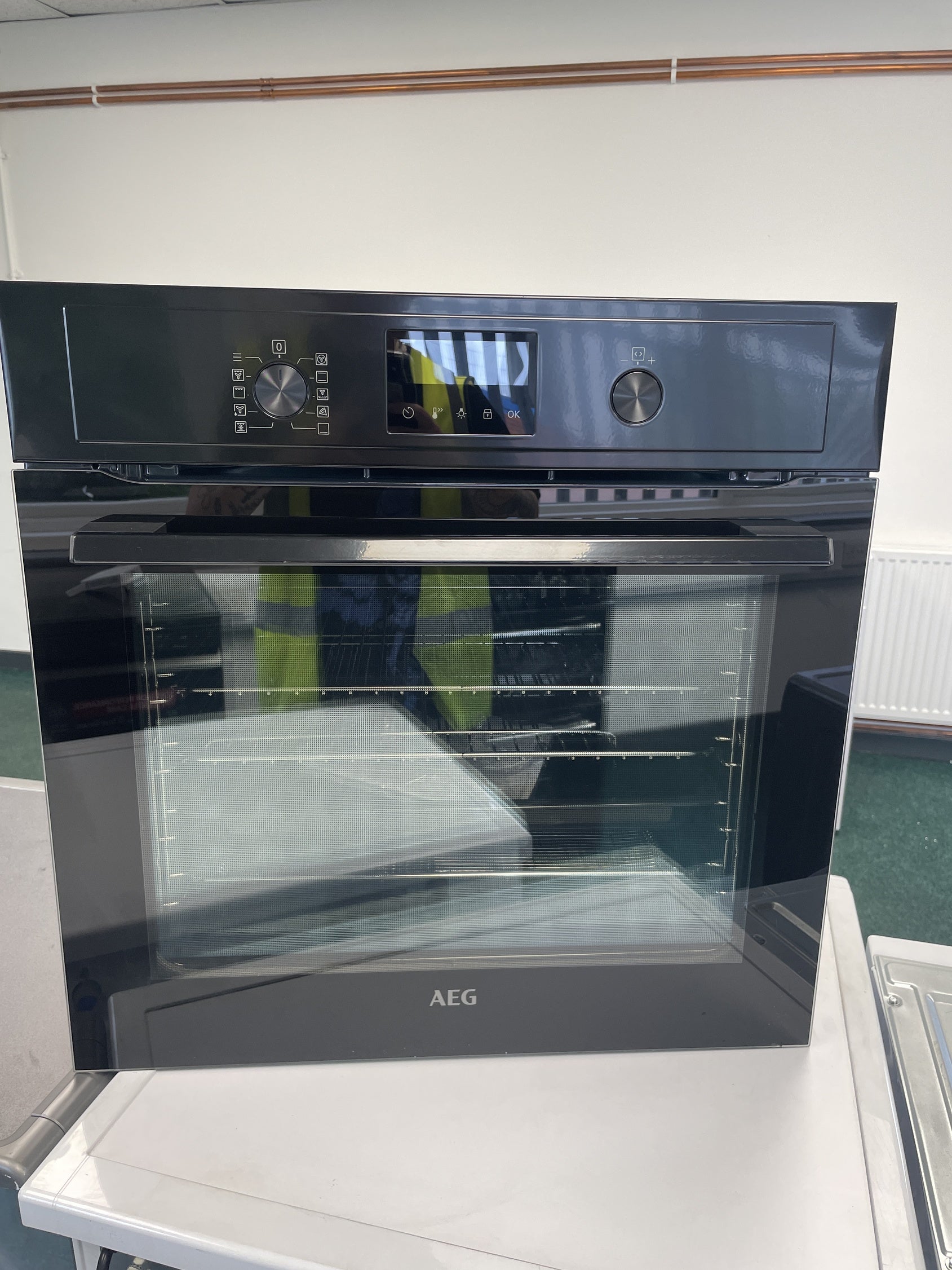 #GRC-158-215 - AEG 6000 BPX535A61B AirFry Pyrolytic Built-In Single Oven