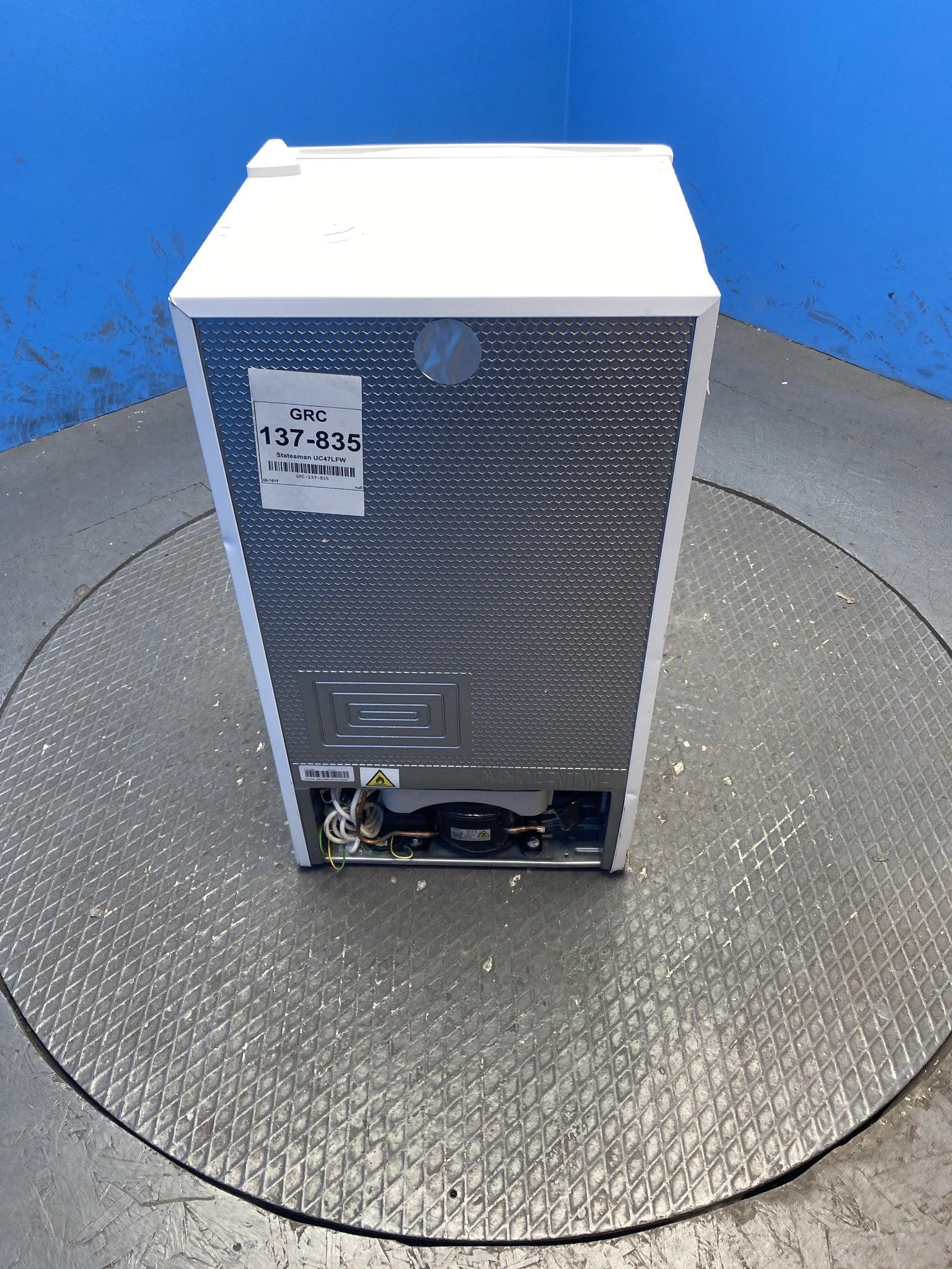 Statesman UC47LFW 93 Litres Under Counter Fridge