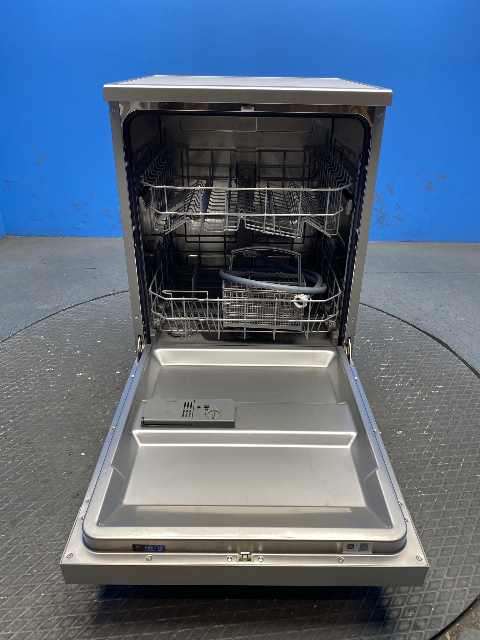 Midea MDWPF1233CS 12 Place Setting Dishwasher