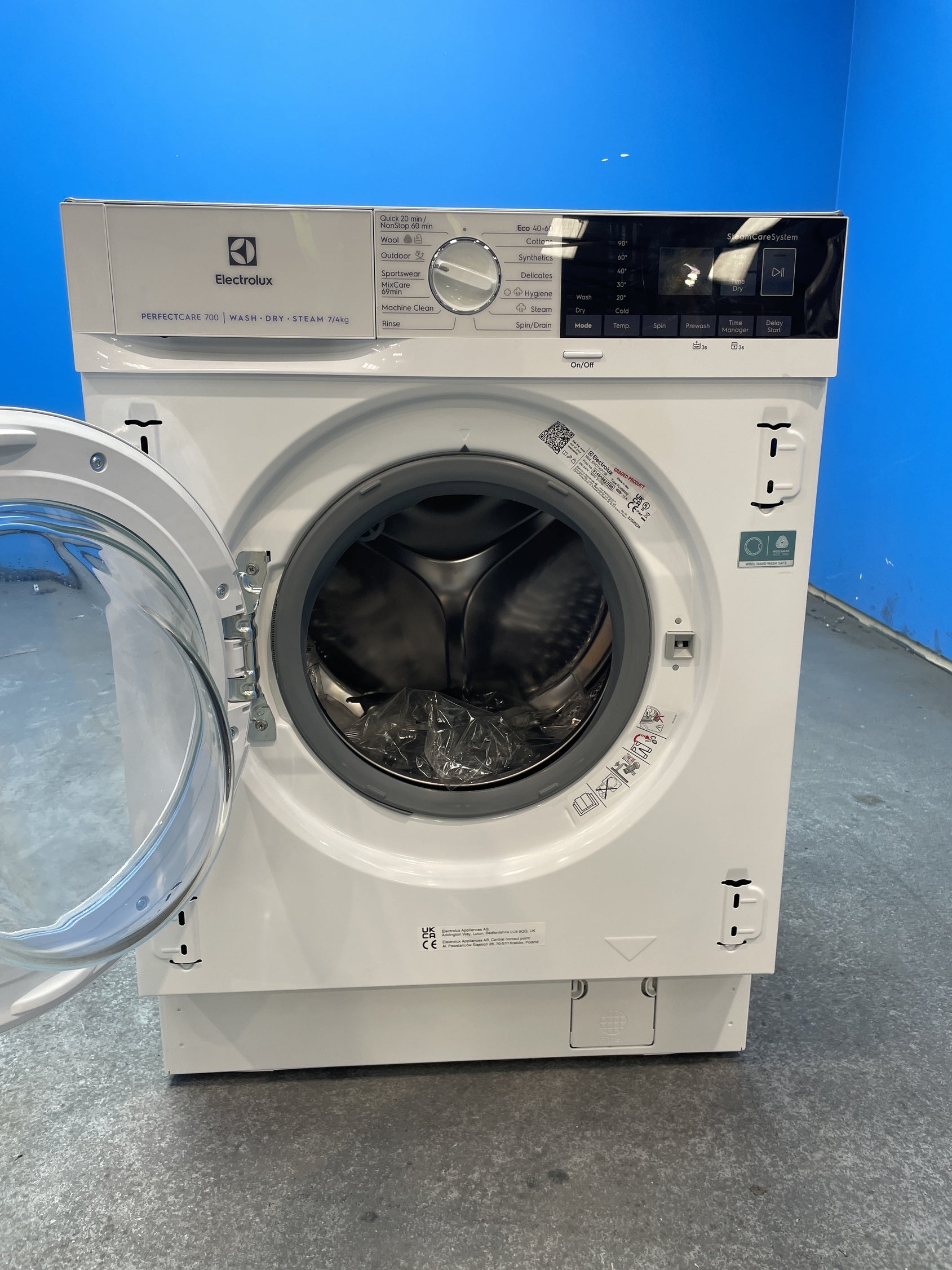 #GRC-158-256 - Electrolux PerfectCare 700 EWD746PCBI  Built-In 7/4 kg 1600rpm Washer Dryer