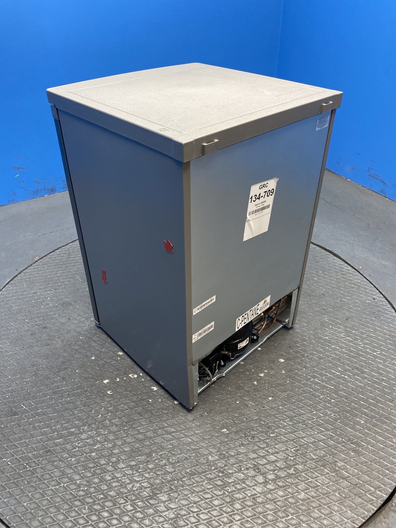 Igenix IG255X 136 Litre Undercounter Fridge