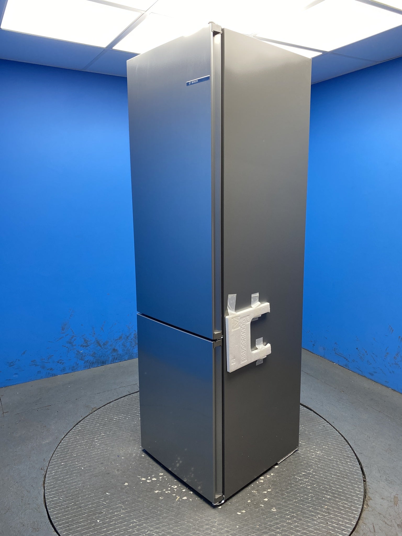 Bosch 363L Freestanding Frost Free Fridge Freezer Silver