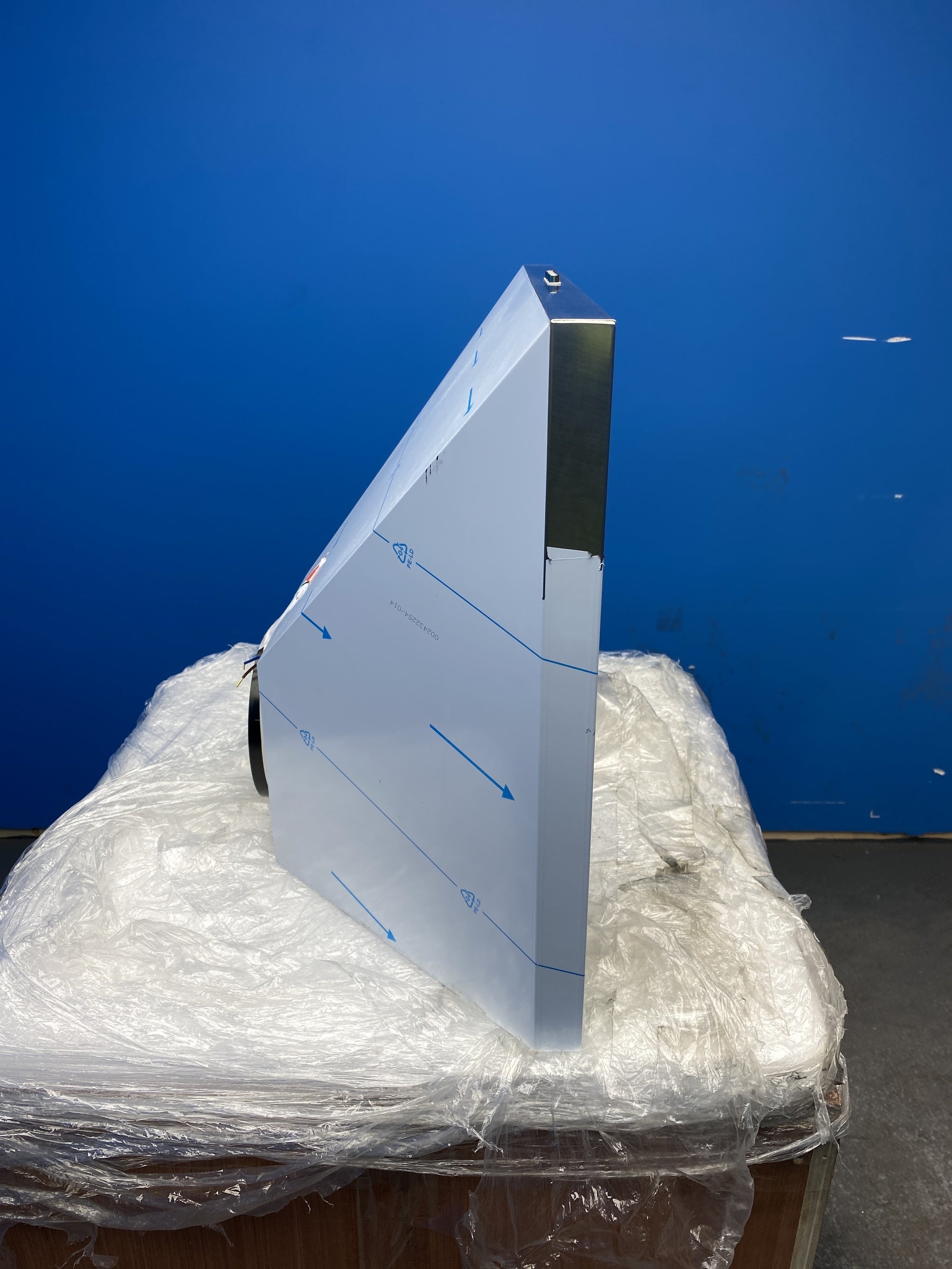 #GRC-150-205 - AEG LFC316X 60cm Stainless Steel Pyramid Chimney Hood