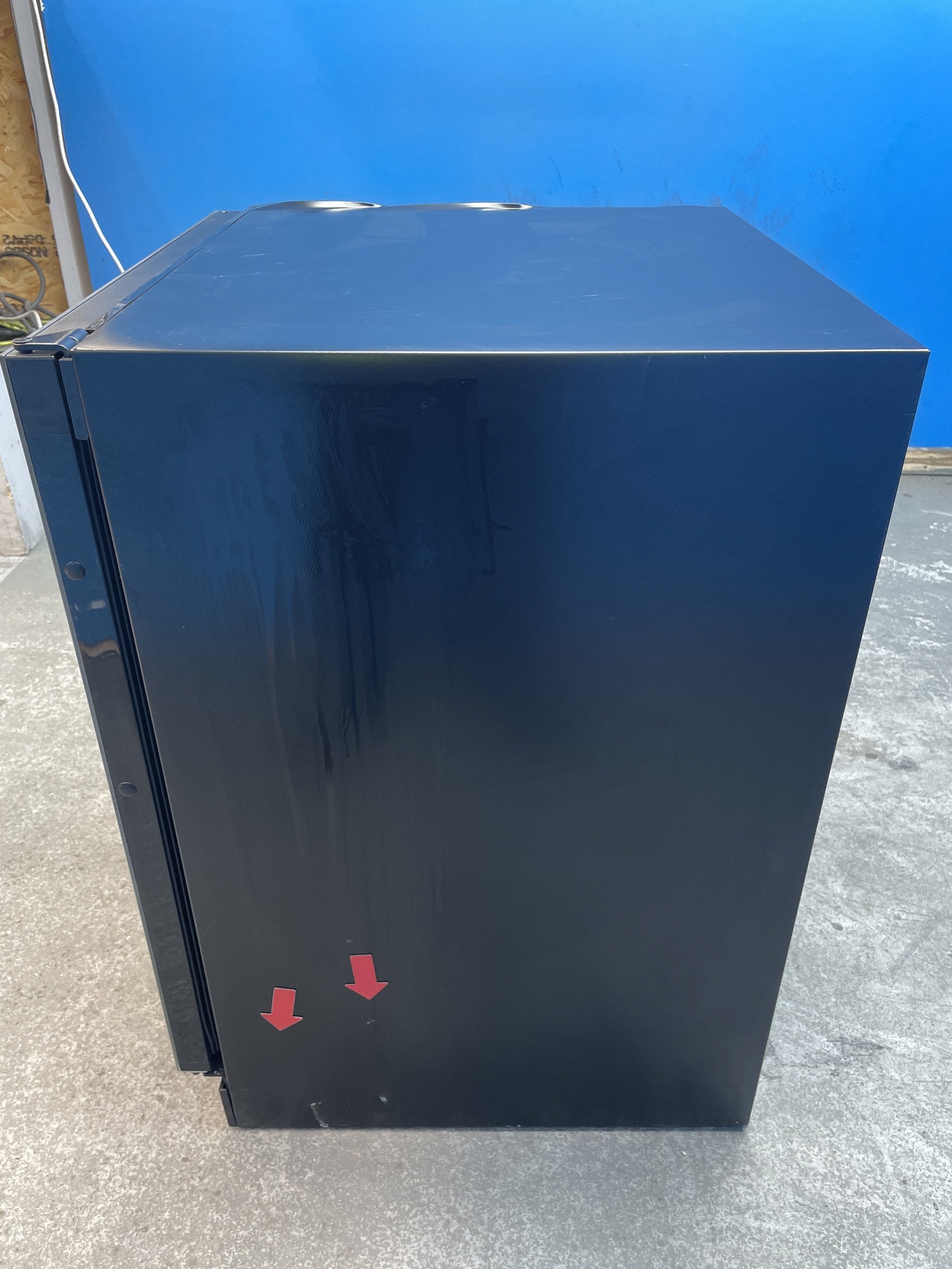 #GRC-158-056 - Hisense RW3N132GSLF Built-In 46 Bottles Wine Cooler