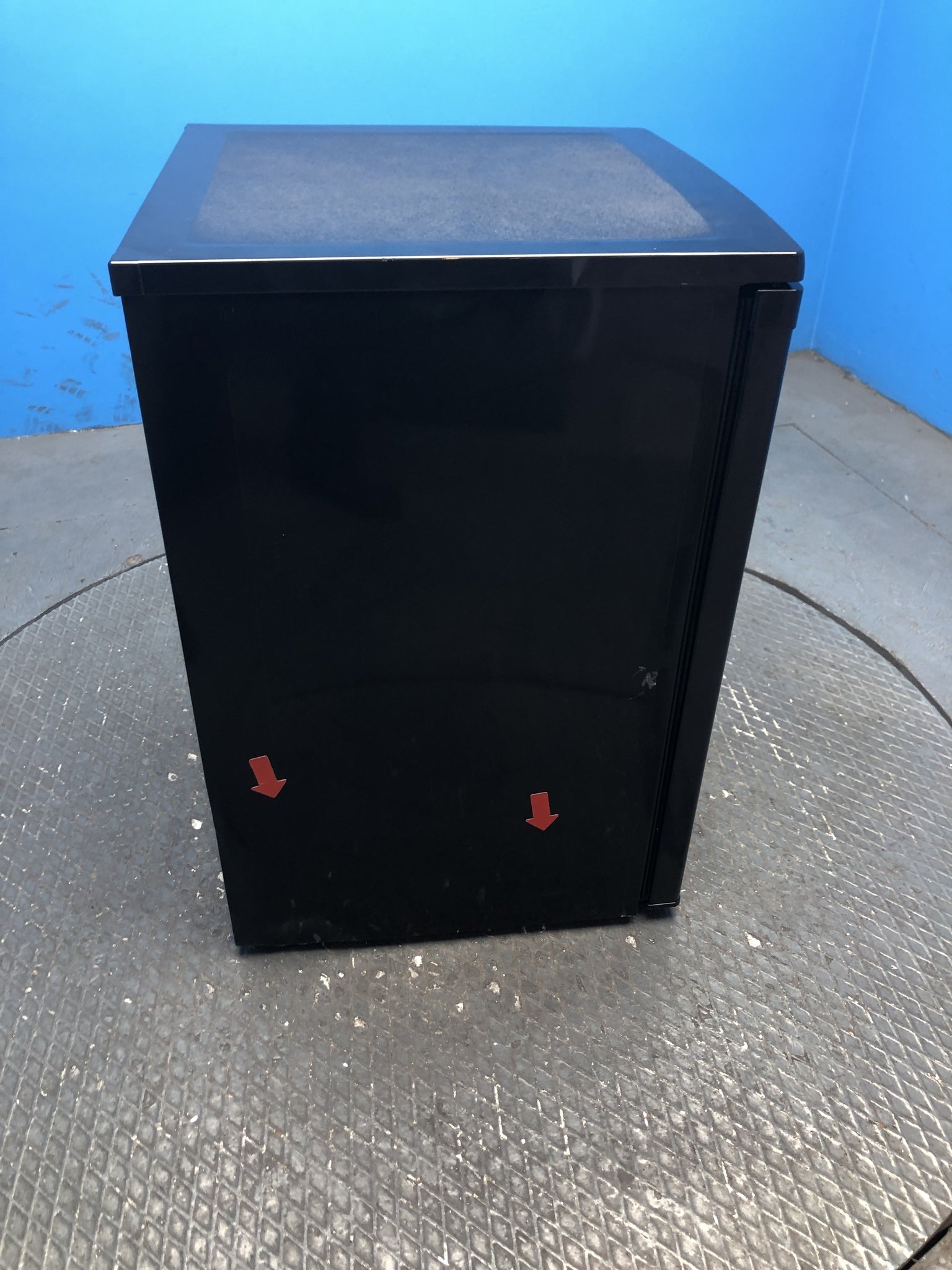 Igenix IG255B 136 Litre Under Counter Fridge