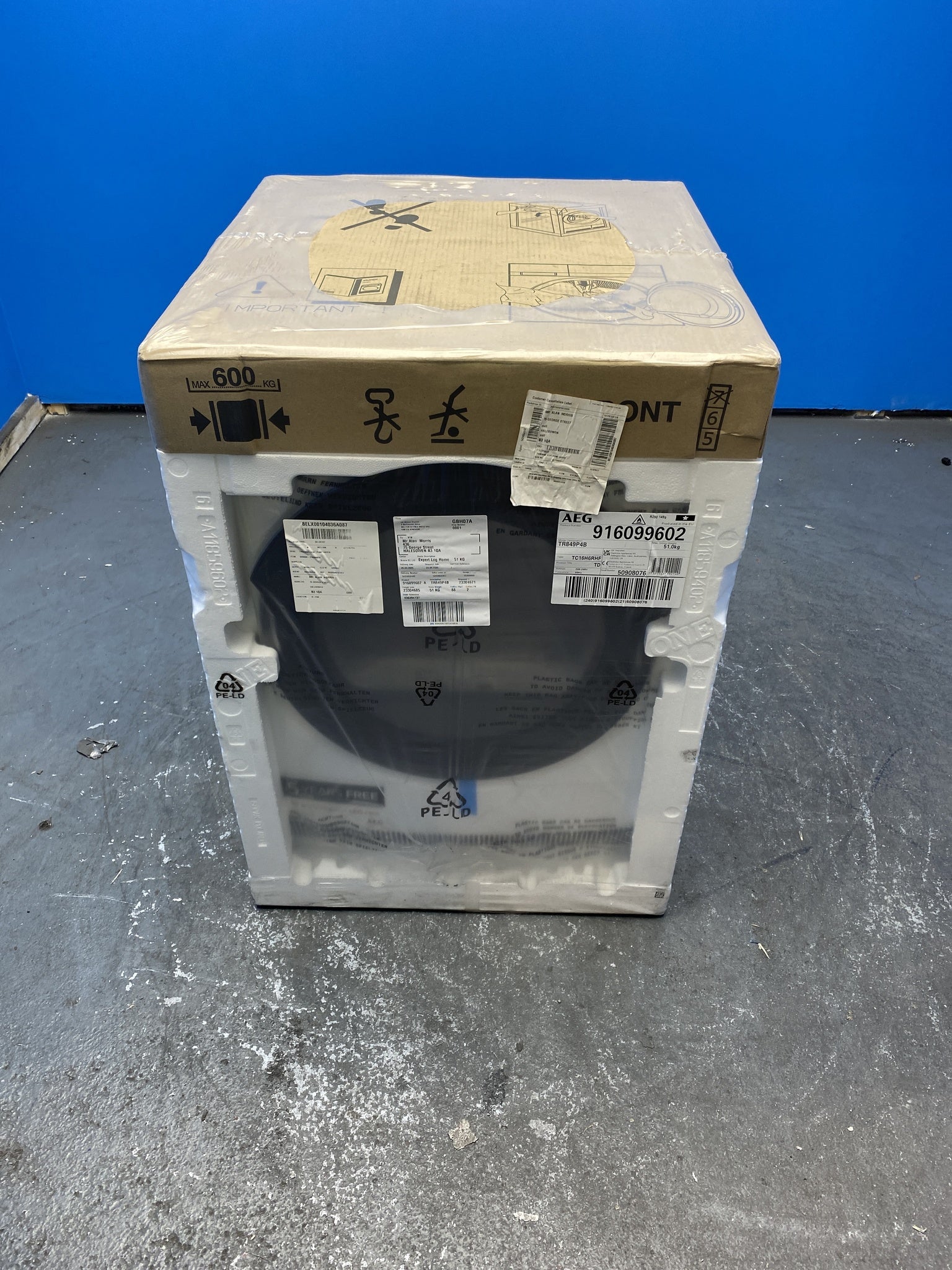 AEG TR849P4B 8000 AbsoluteCare 9kg Heat Pump Tumble Dryer