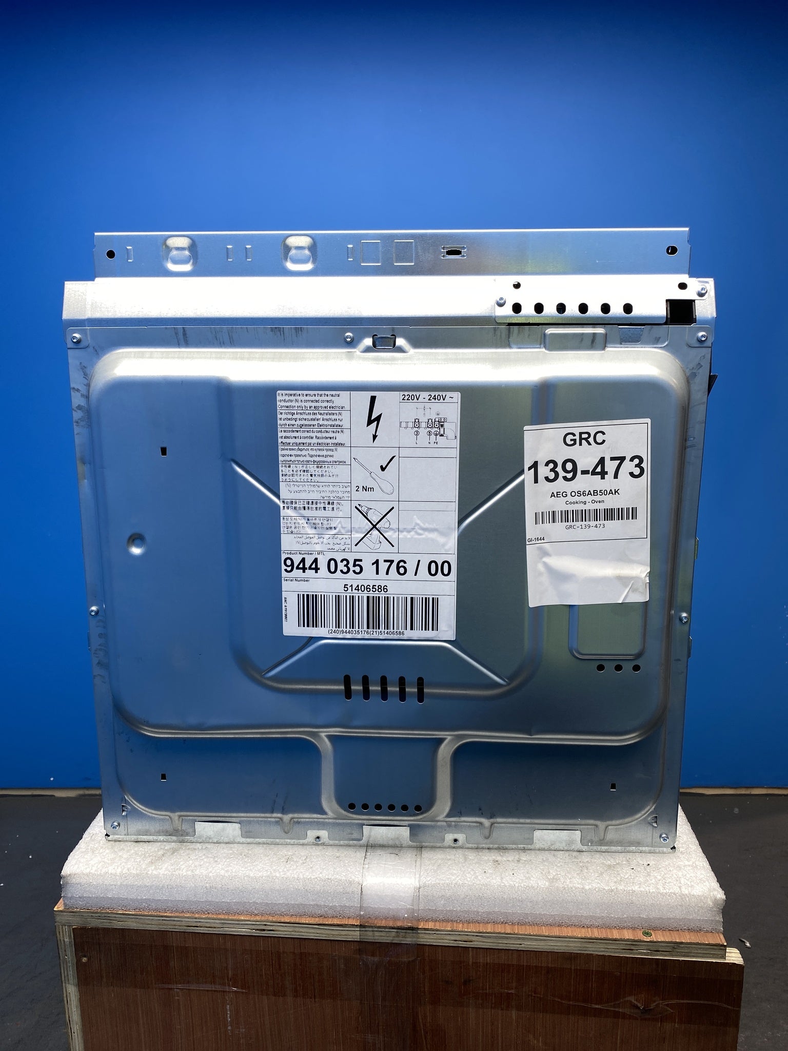 AEG 6000 SenseCook OS6AB50AK Built-In 71 Litre Single Oven