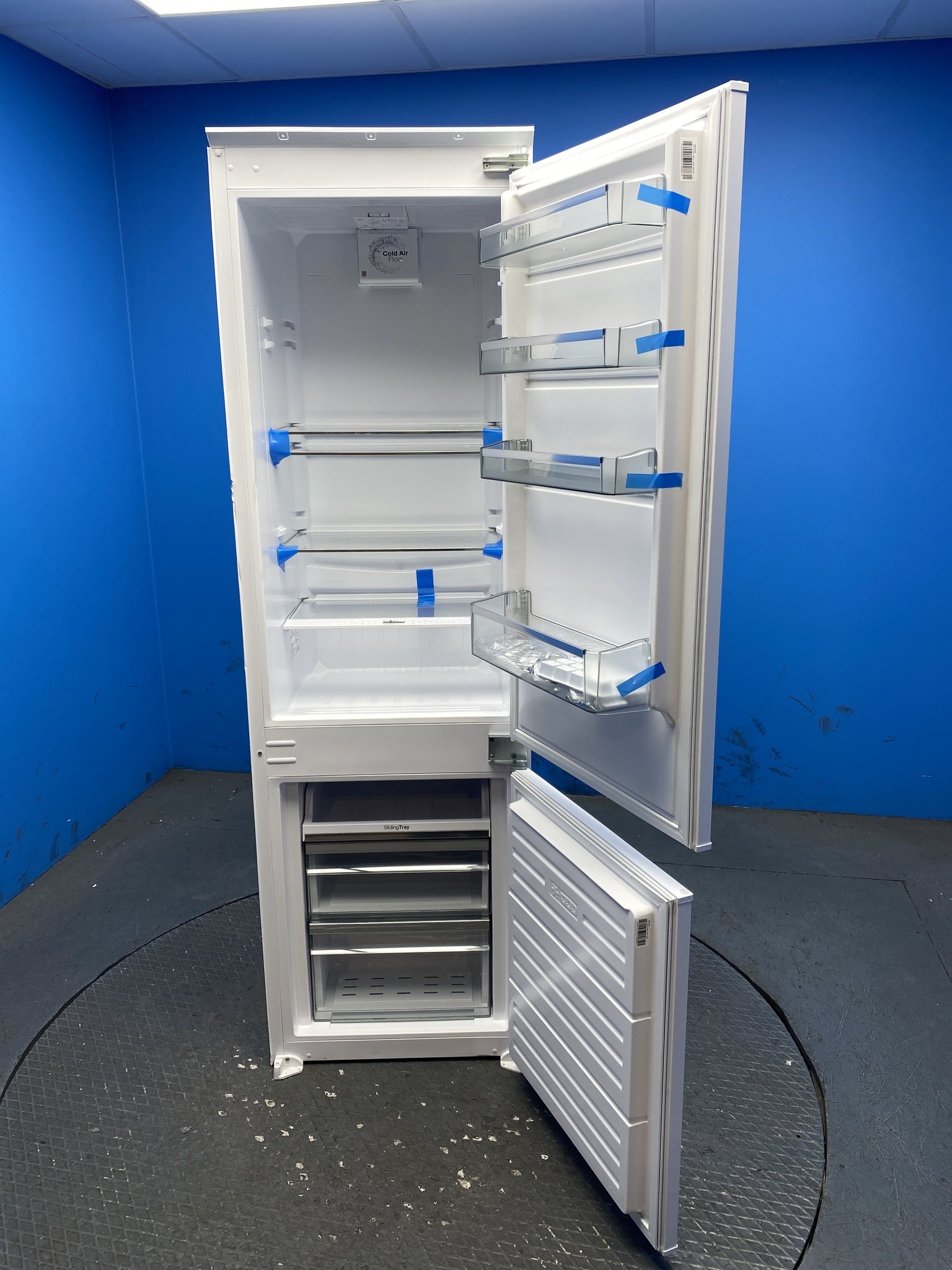 Statesman BIFF17030FF 70/30 Integrated Frost Free Fridge Freezer