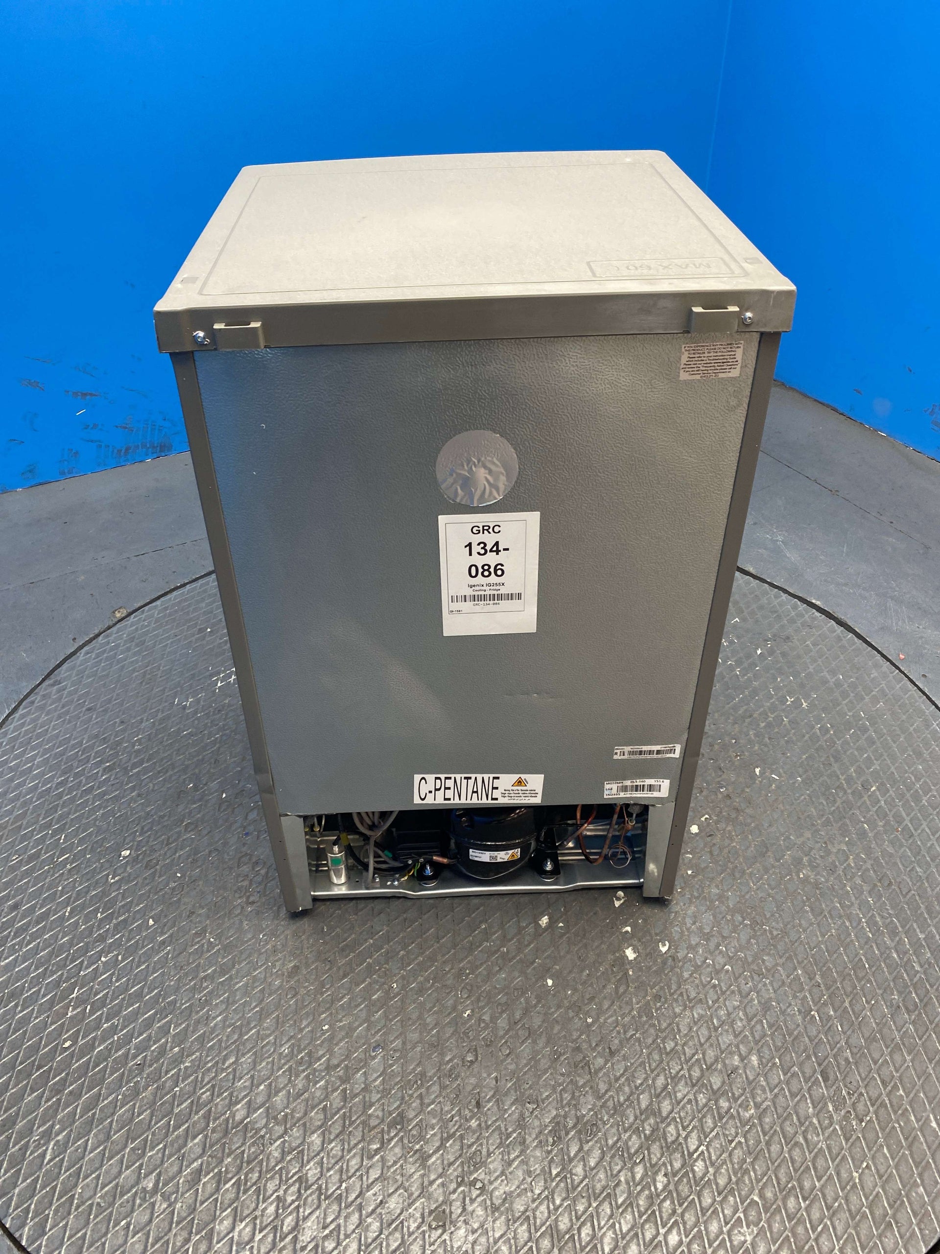 Igenix IG255X 136 Litre Undercounter Fridge